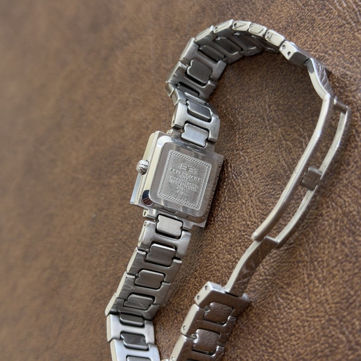Balenciaga Vintage Blue Dial Circle Case Stainless Steel Quartz Watch Size ONE SIZE - 7 Thumbnail