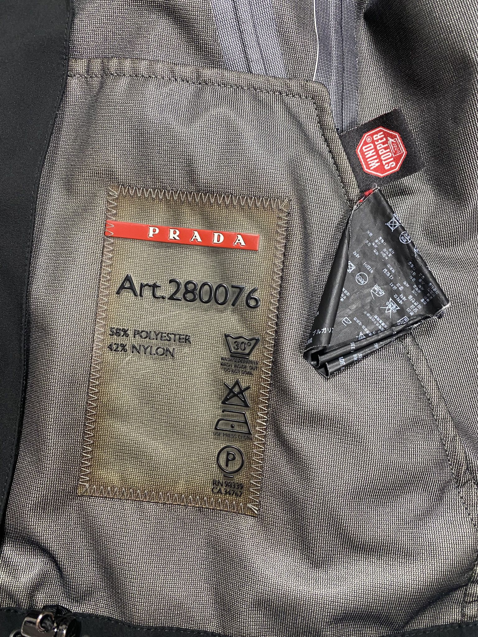 Prada Prada Vintage Gore-Tex Windbreaker Women's Jacket Size 44 Size S / US 4 / IT 40 - 7 Thumbnail