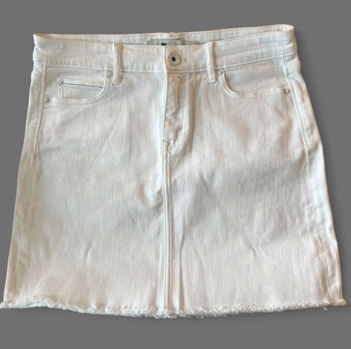 Vineyard Vines Vineyard Vines White Denim Raw Hem Mini Skirt - Size 8 Size 30" / US 8 / IT 44 - 1 Thumbnail