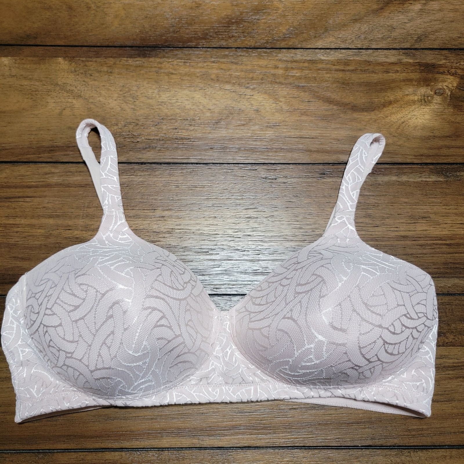 Other Vanity Fair Bra w/ Small Padding No Underwire - Size 40D Size ONE SIZE - 1 Thumbnail