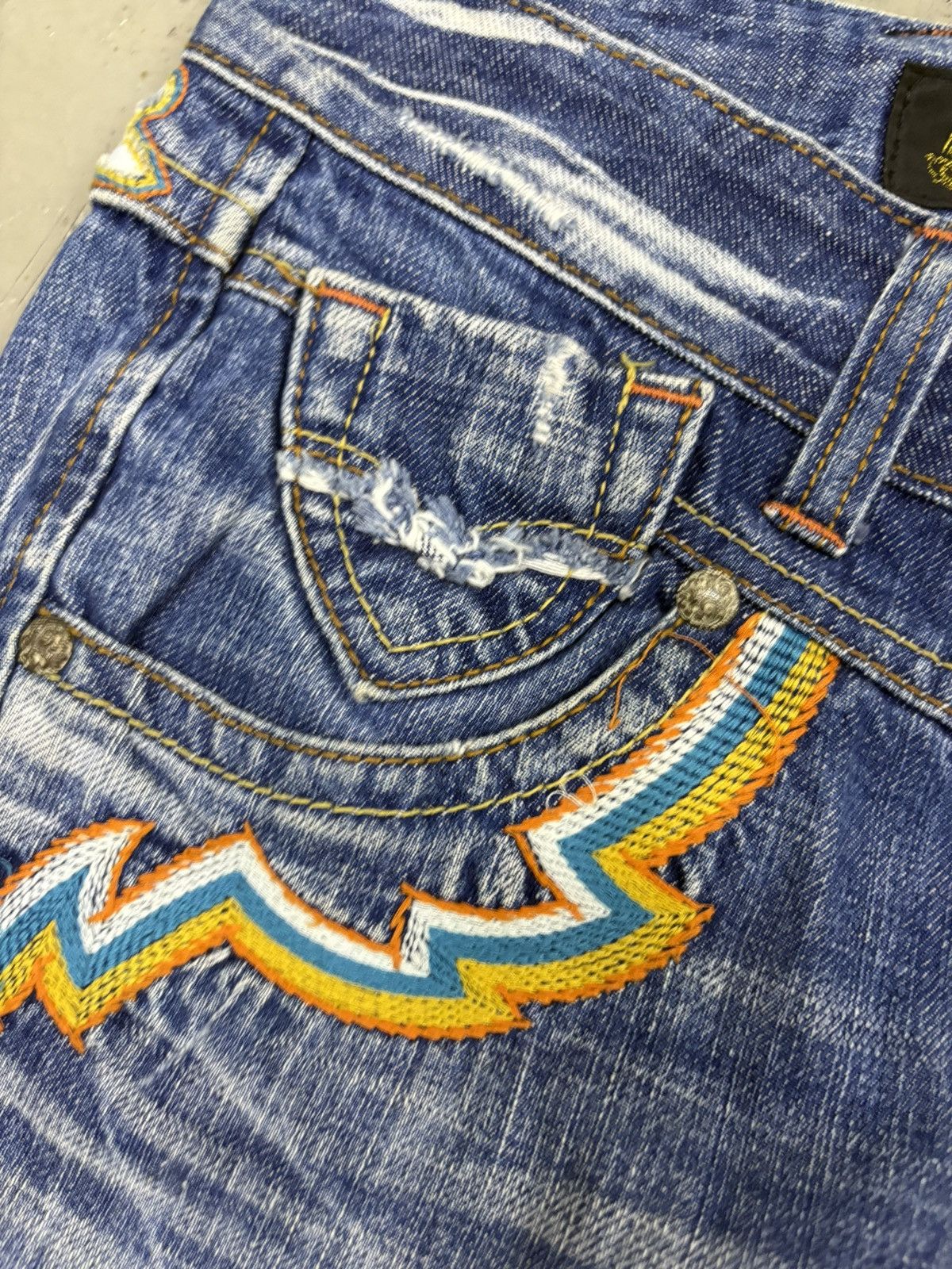 If Six Was Nine Vintage Red pepper flared embroidered fading jeans Size US 29 - 15 Thumbnail