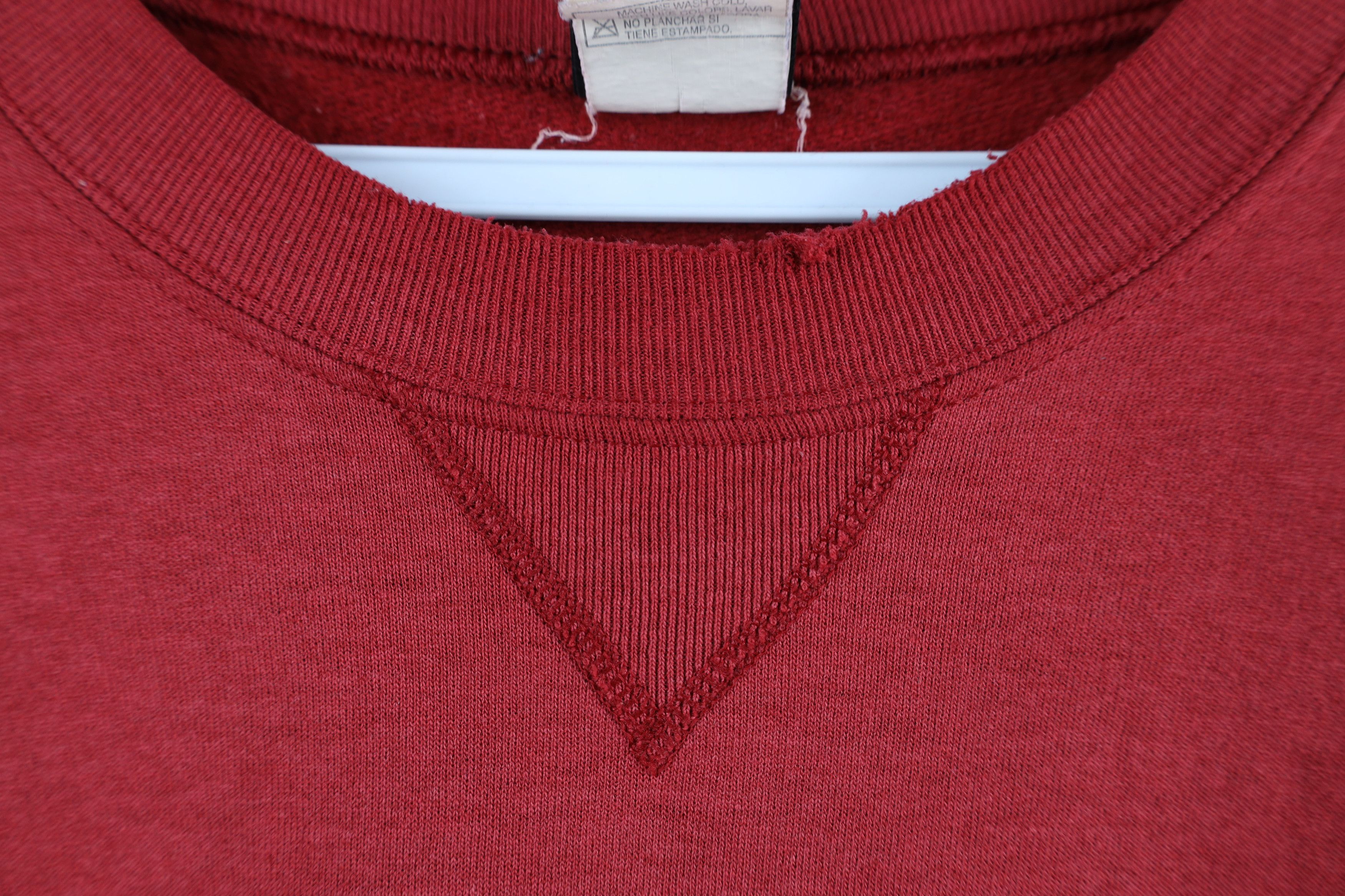 Starter × Vintage Vintage 90s Starter Thrashed Blank Crewneck Sweatshirt Red Size US L / EU 52-54 / 3 - 7 Thumbnail