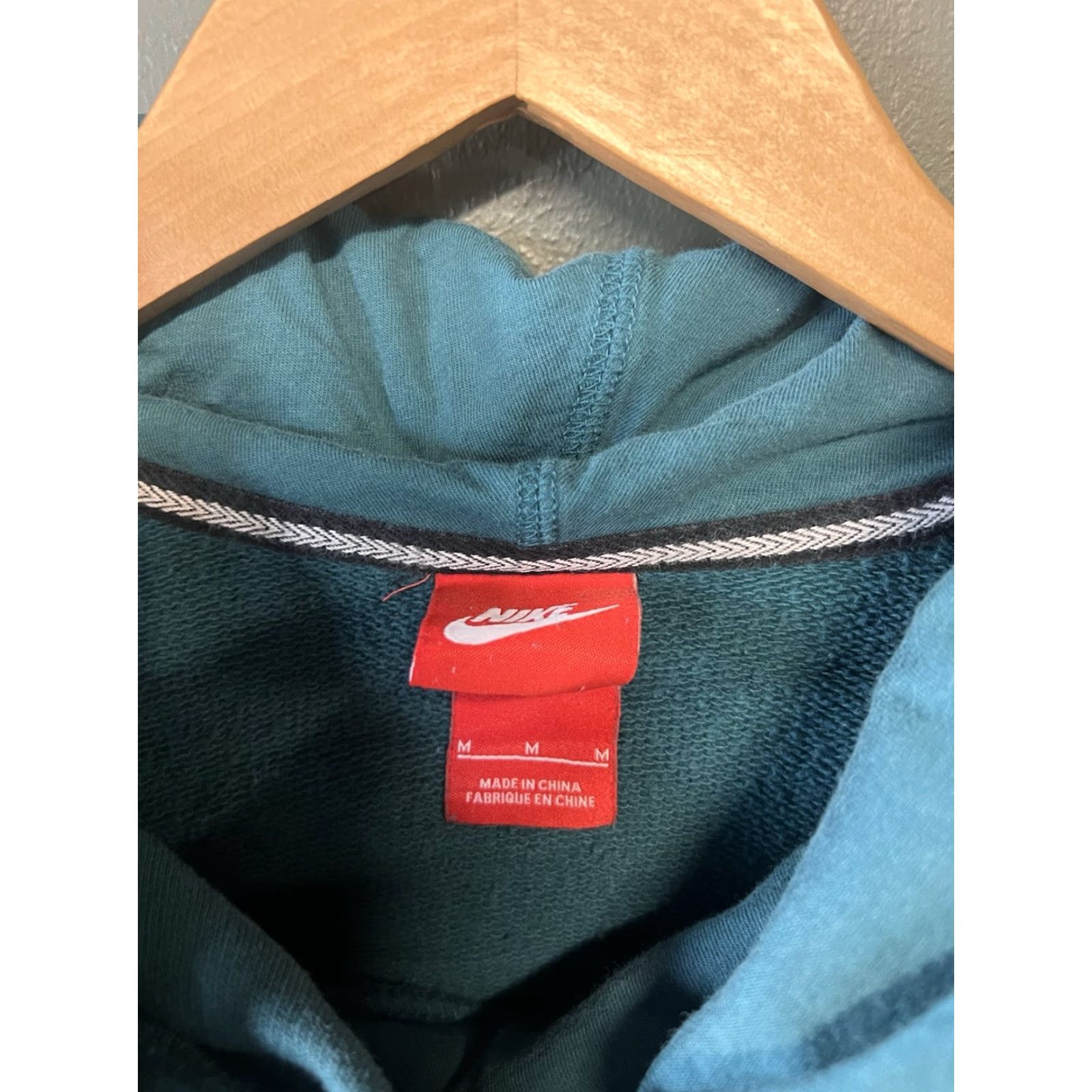 Nike VINTAGE Nike Sportswear Womens Blue Pullover Sweatshirt Hooded Size Medium Size M / US 6-8 / IT 42-44 - 3 Thumbnail