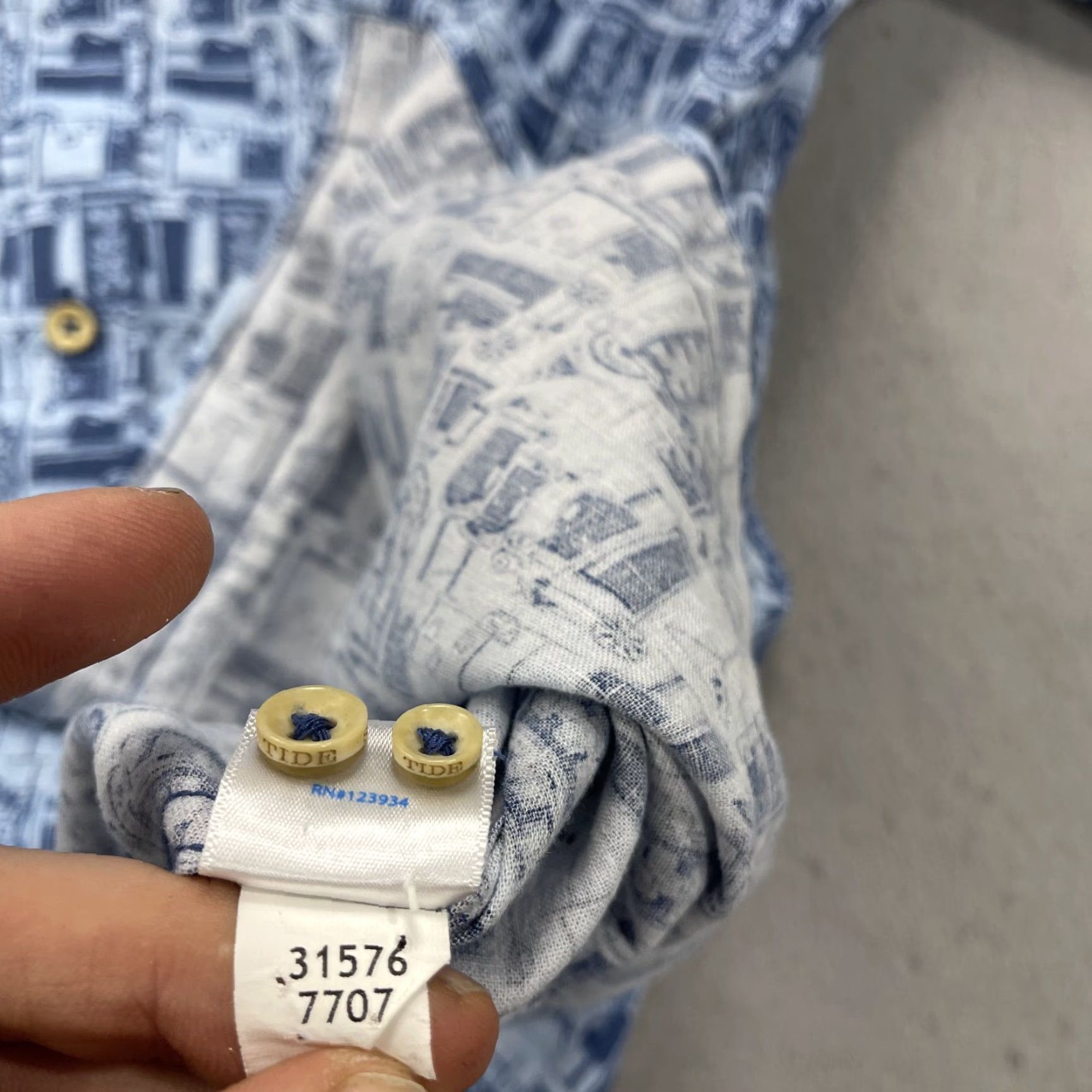 Southern Tide Southern Tide Shirt Mens 2XL XXL Blue Linen Rayon Camp Hawaiian Print Casual Button-Up Short Sleeve Collared Button-Down Garden Hawaiian Theme Mens Size US XXL / EU 58 / 5 - 5 Thumbnail