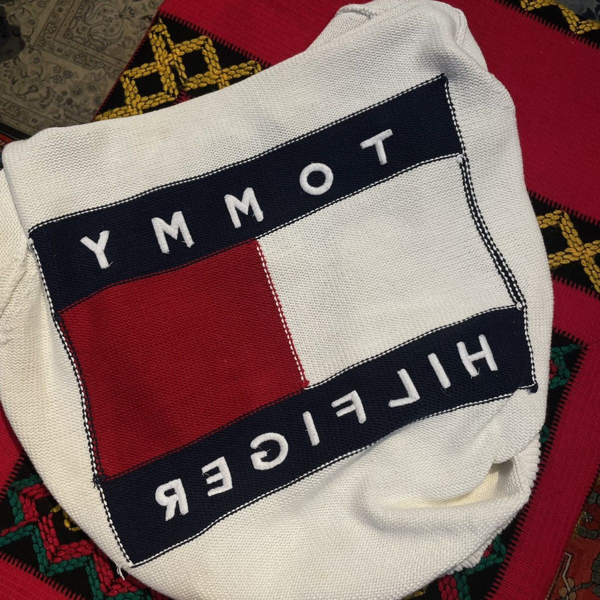 Tommy Hilfiger Vintage Knitwear Embroidery Tommy Hilfiger Size US L / EU 52-54 / 3 - 7 Thumbnail