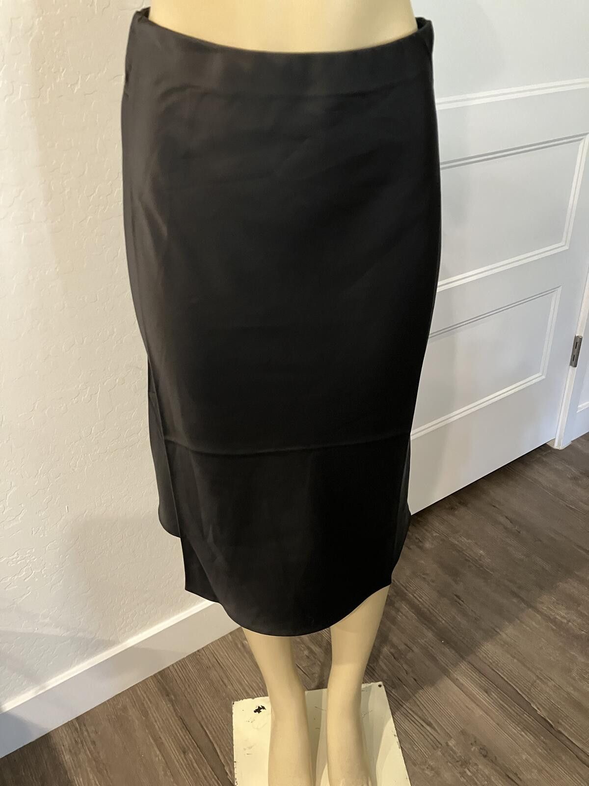 Other NWT Classic Black Midi Skirt Size 28" / US 6 / IT 42 - 1 Thumbnail