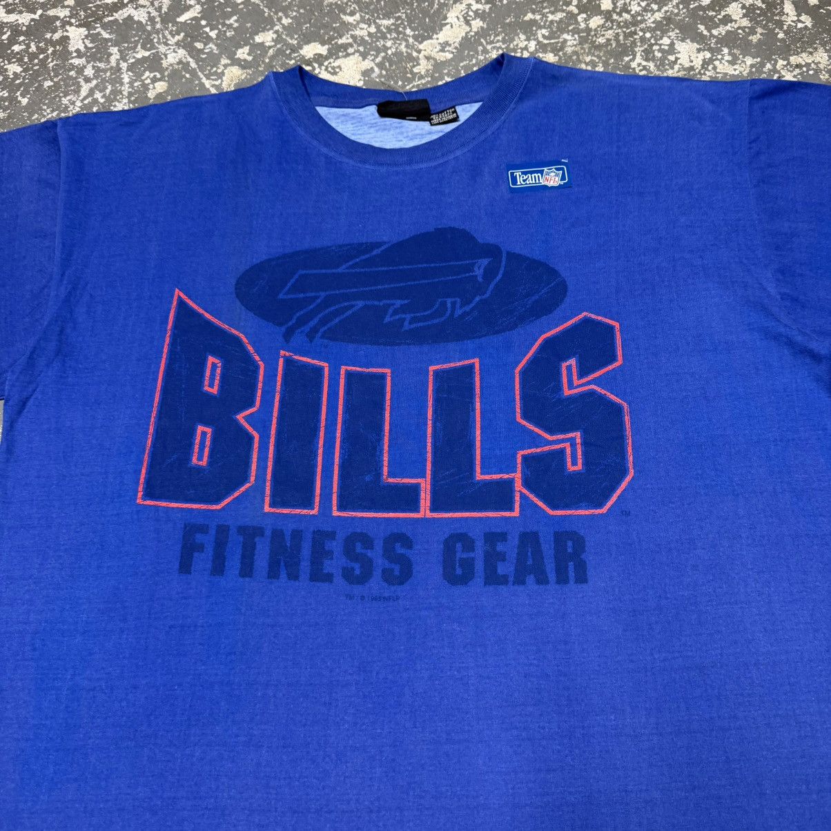 Other Vintage Buffalo Bills Fitness Gear 1995 NFL Blue Tshirt Size US XL / EU 56 / 4 - 9 Thumbnail