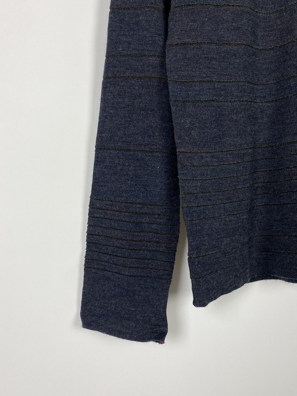 Issey Miyake Issey Miyake Men Wool Reversible Colorblock Sweater Size US S / EU 44-46 / 1 - 13 Thumbnail