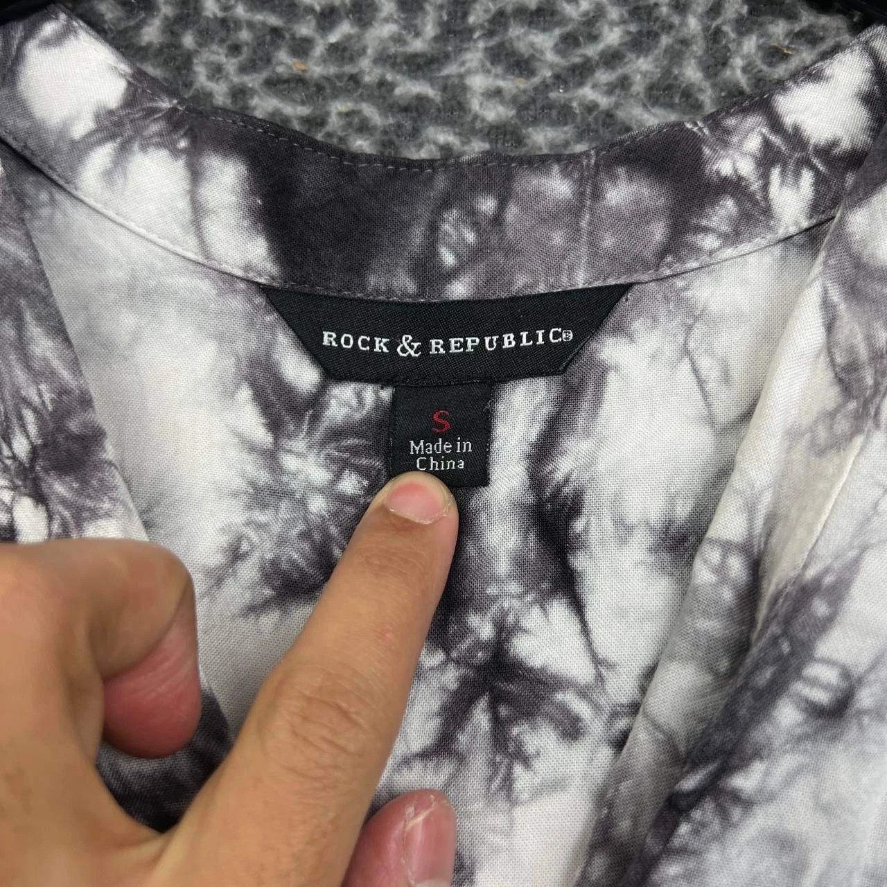 Rock & Republic Rock & Republic Womens S Tie Dye Button Up High Low Blouse Size S / US 4 / IT 40 - 6 Thumbnail