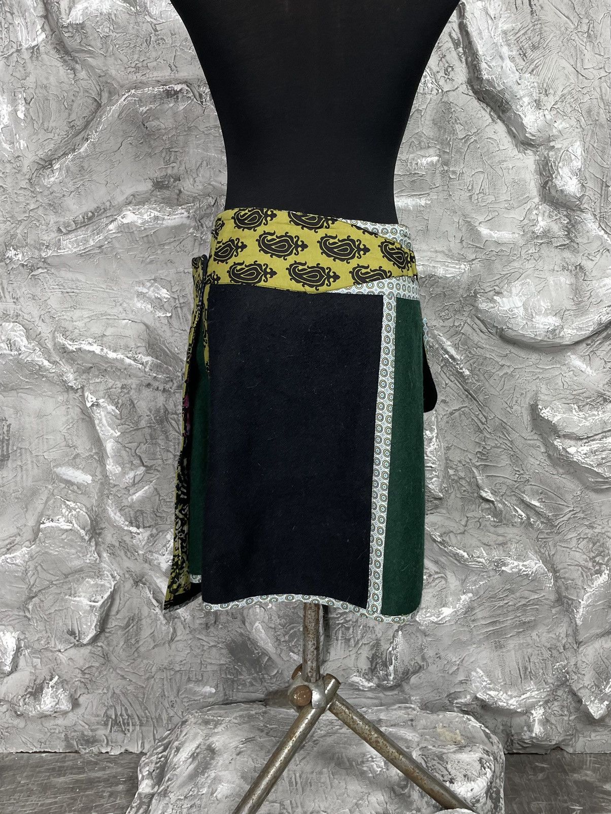 Japanese Brand 2000s Y2K Rivets Tweed Wrap Midi Skirt With Pocket Size 30" / US 8 / IT 44 - 3 Thumbnail