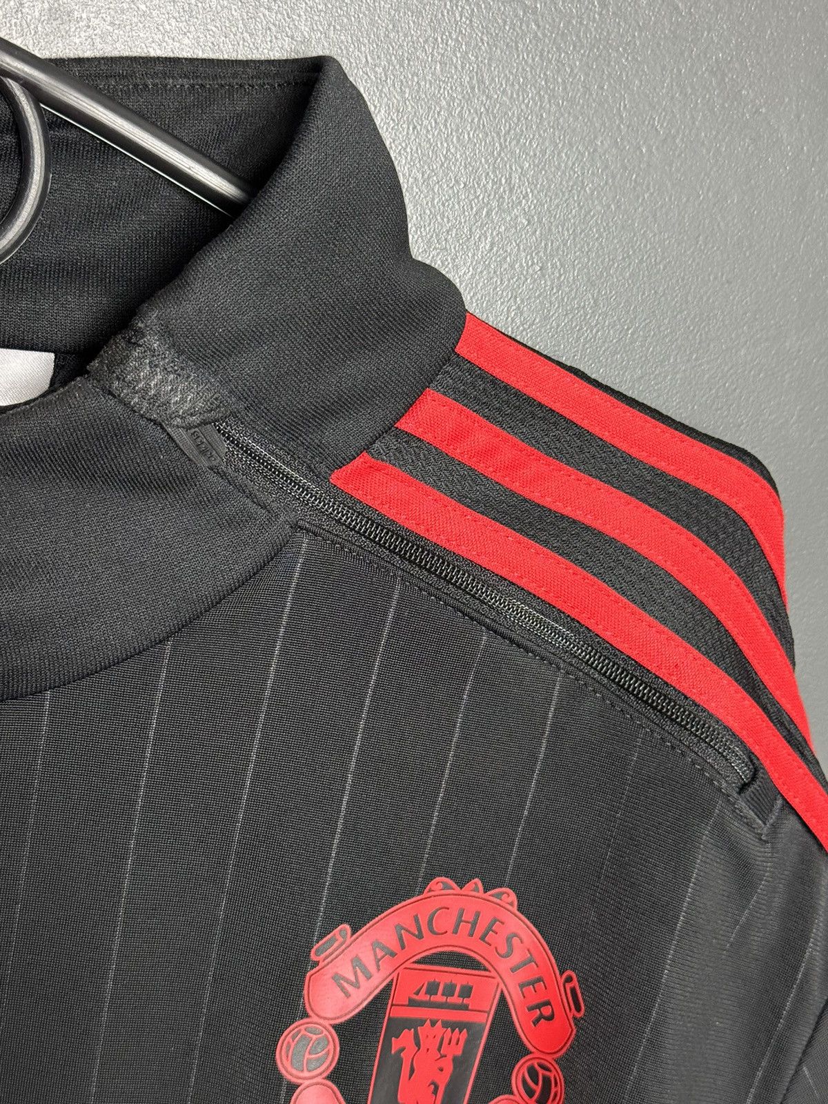 Adidas Manchester United Training Football Jersey Sweatshirt Size US L / EU 52-54 / 3 - 6 Thumbnail