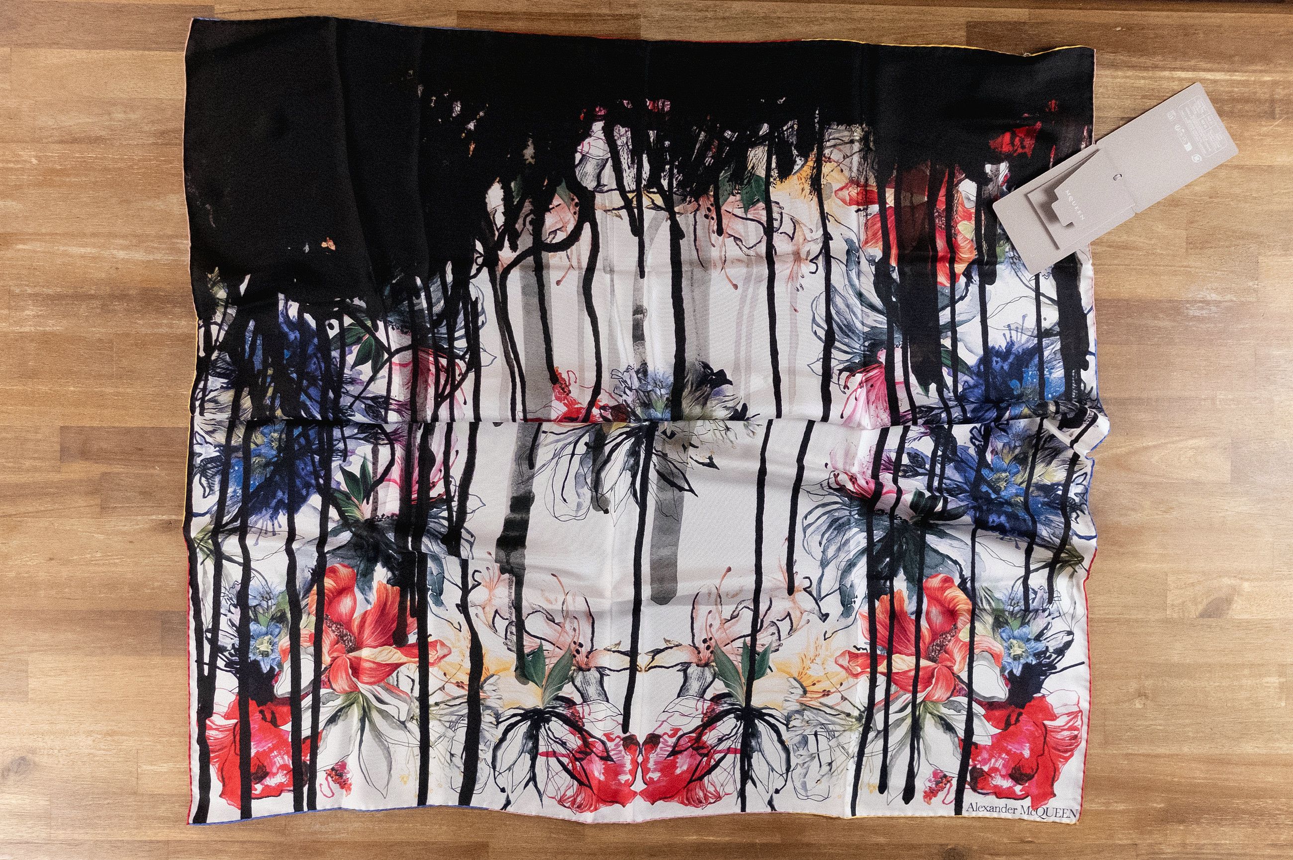 Alexander McQueen ALEXANDER MCQUEEN Exploded Flora silk square scarf q Size ONE SIZE - 3 Thumbnail