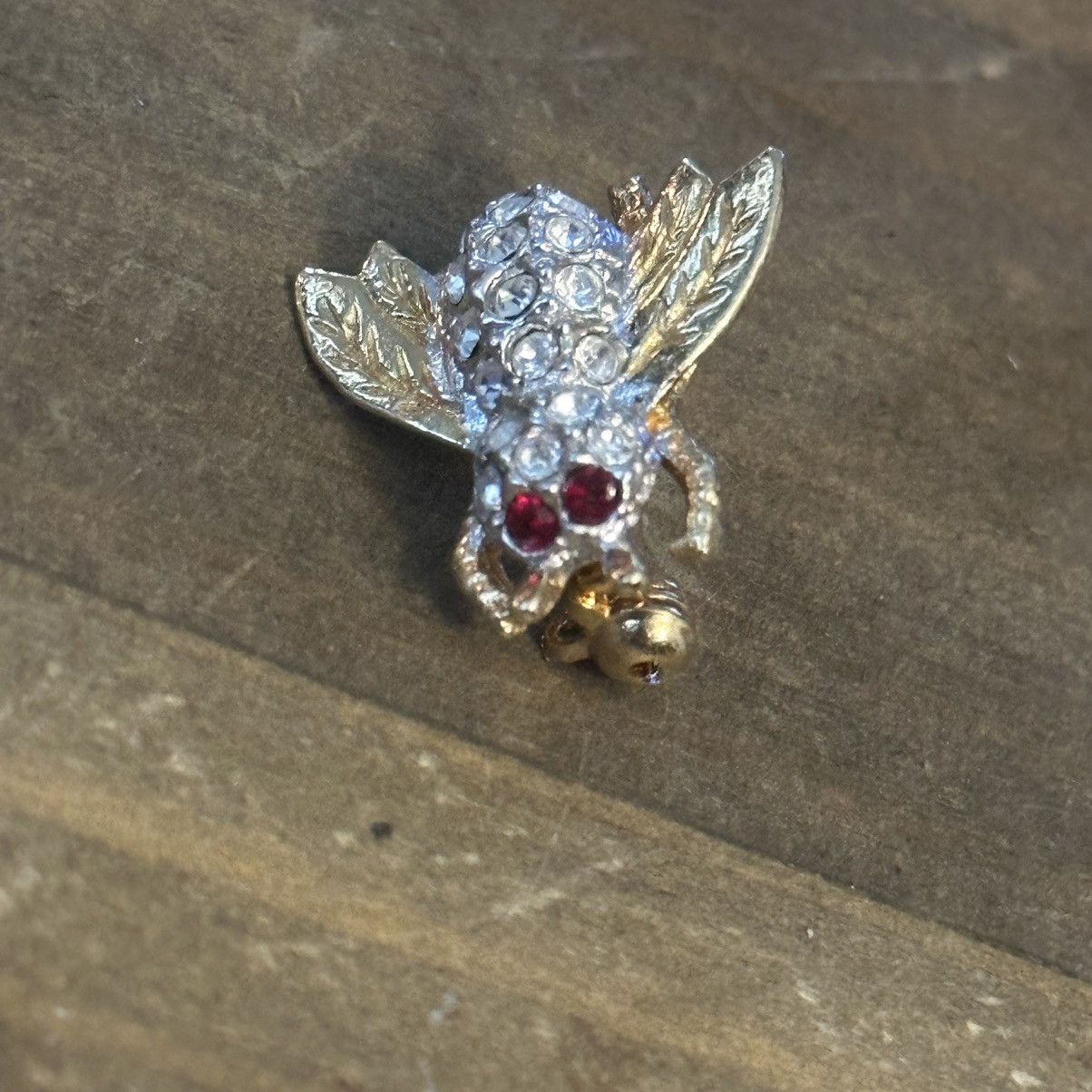 Vintage Vintage paved honey bee brooch Size ONE SIZE - 2 Thumbnail