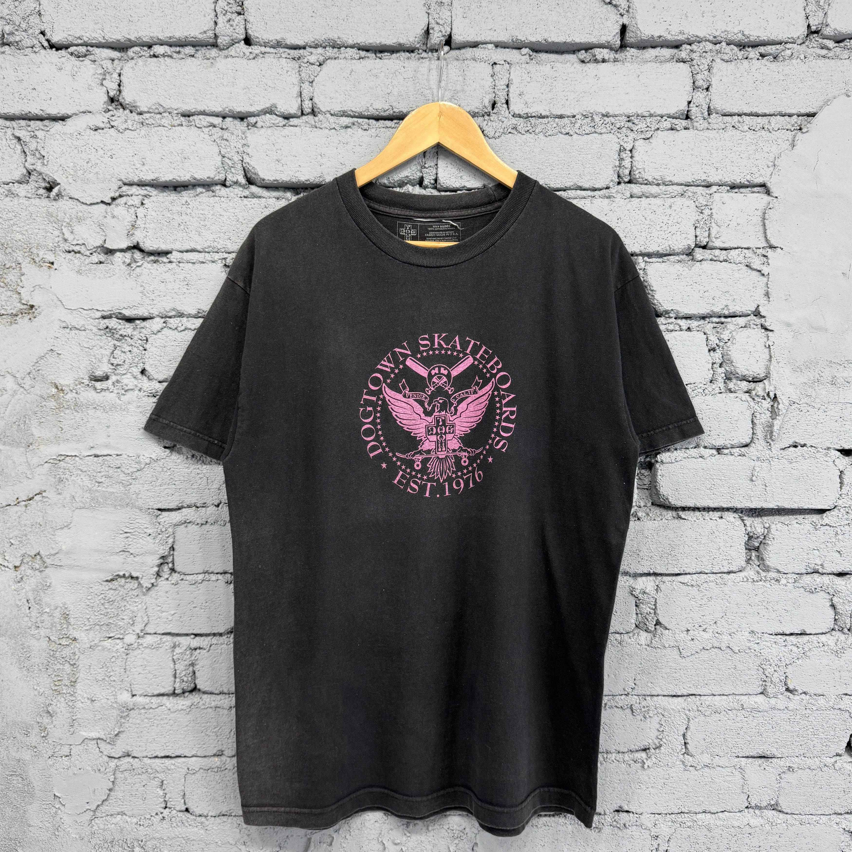 Vintage Rare Dogtown Skateboards 'Wings 70s' Tshirt Size US L / EU 52-54 / 3 - 1 Thumbnail