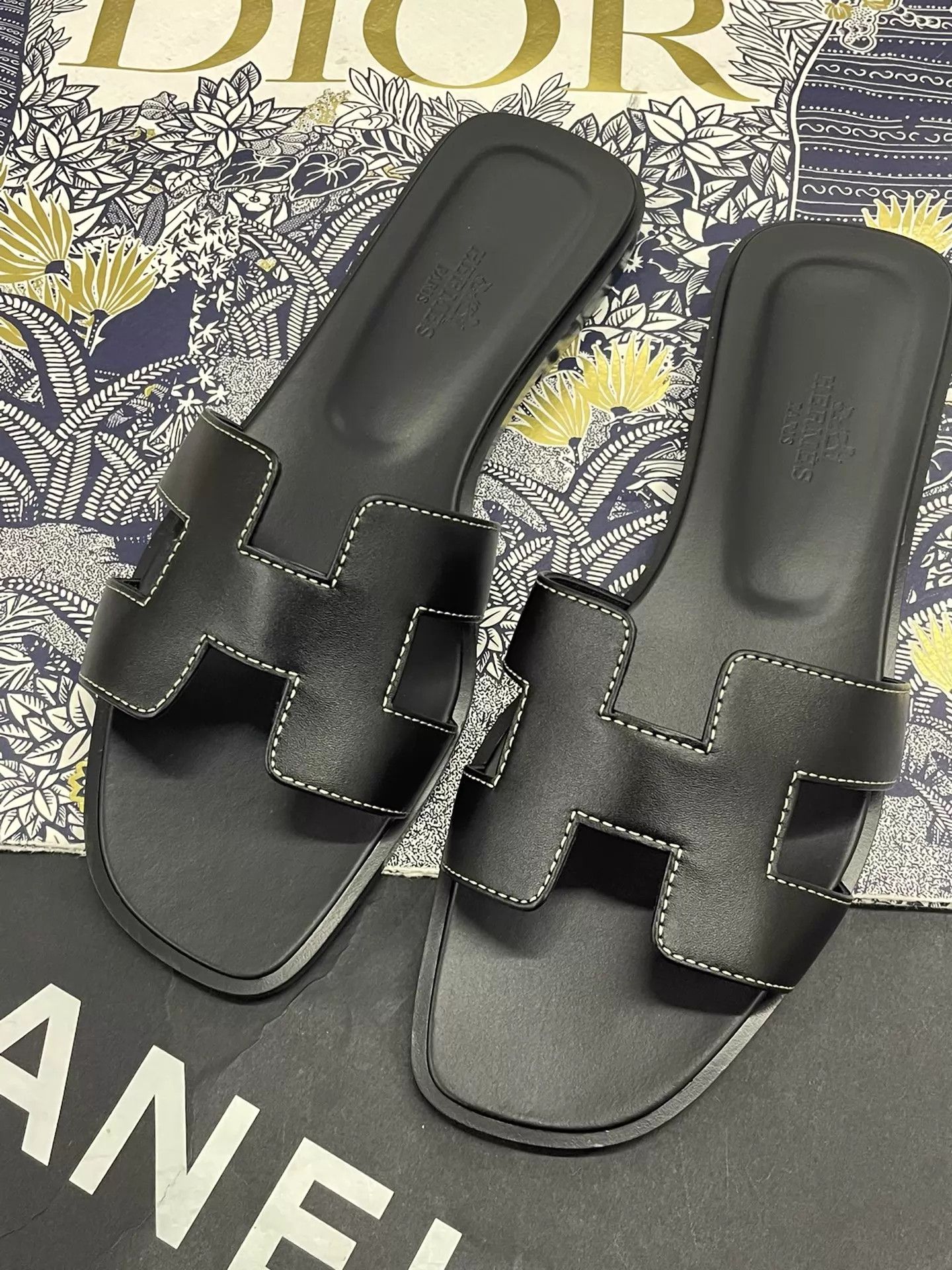 Hermes Hermes Black H Slippers 36.5 New with Box Size US 5.5 / IT 35.5 - 3 Thumbnail