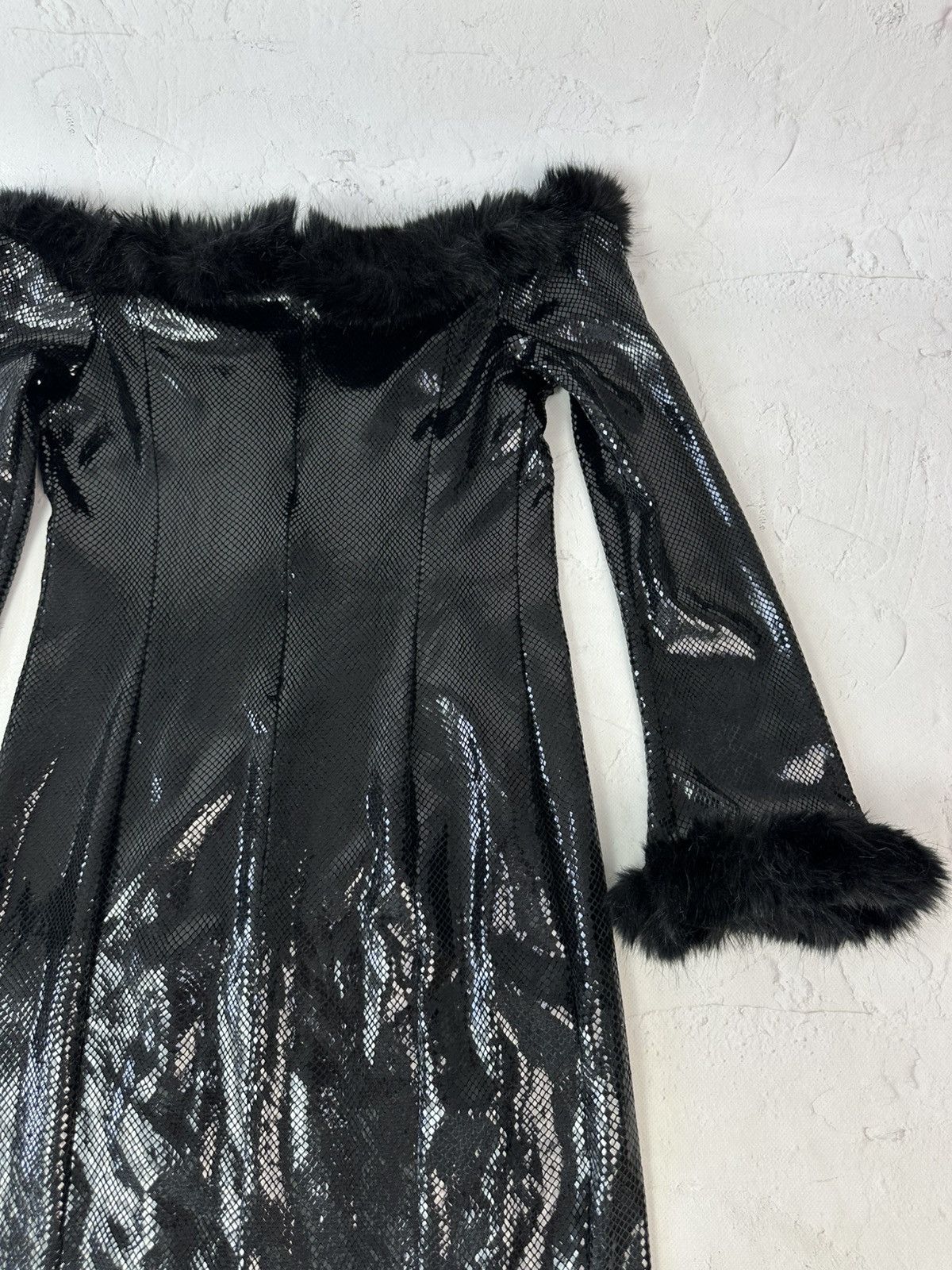 If Six Was Nine Vintage Black Shiny Midi Dress with Fur Size M / US 6-8 / IT 42-44 - 10 Thumbnail
