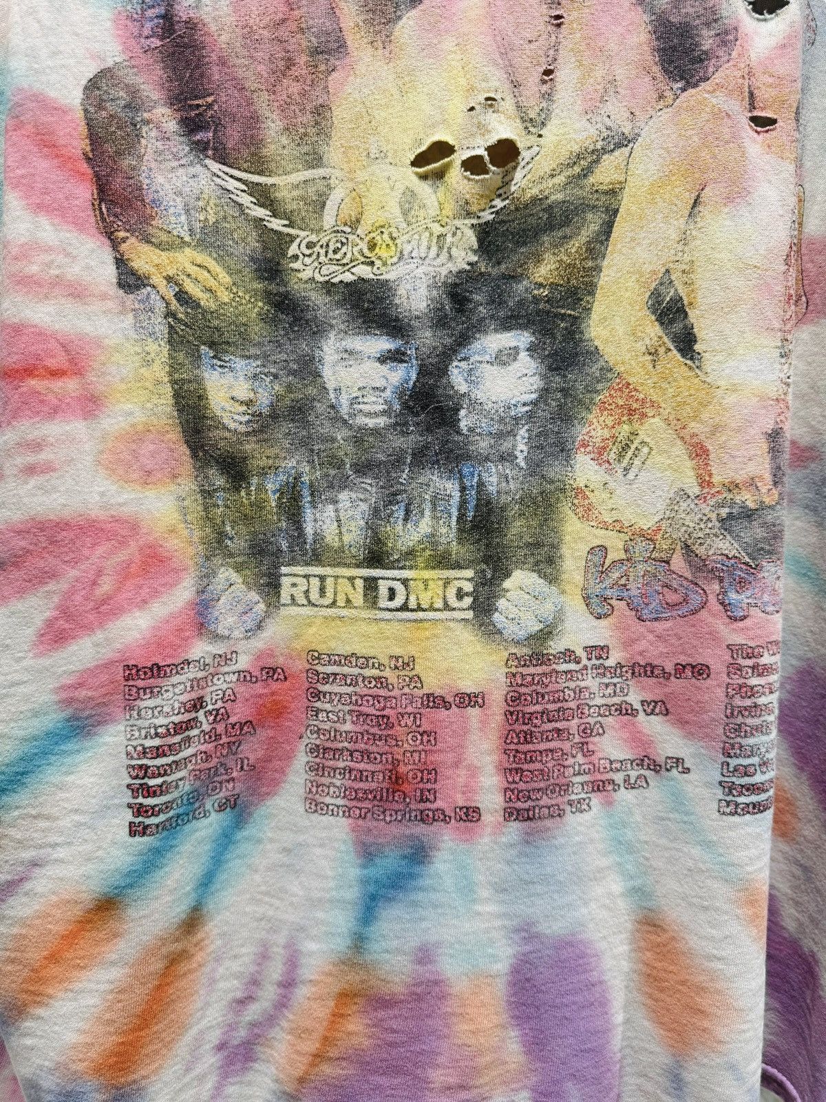 Aerosmith RARE Thrashed & Faded Aerosmith Run DMC Vintage Band Tee Size US XXL / EU 58 / 5 - 8 Thumbnail