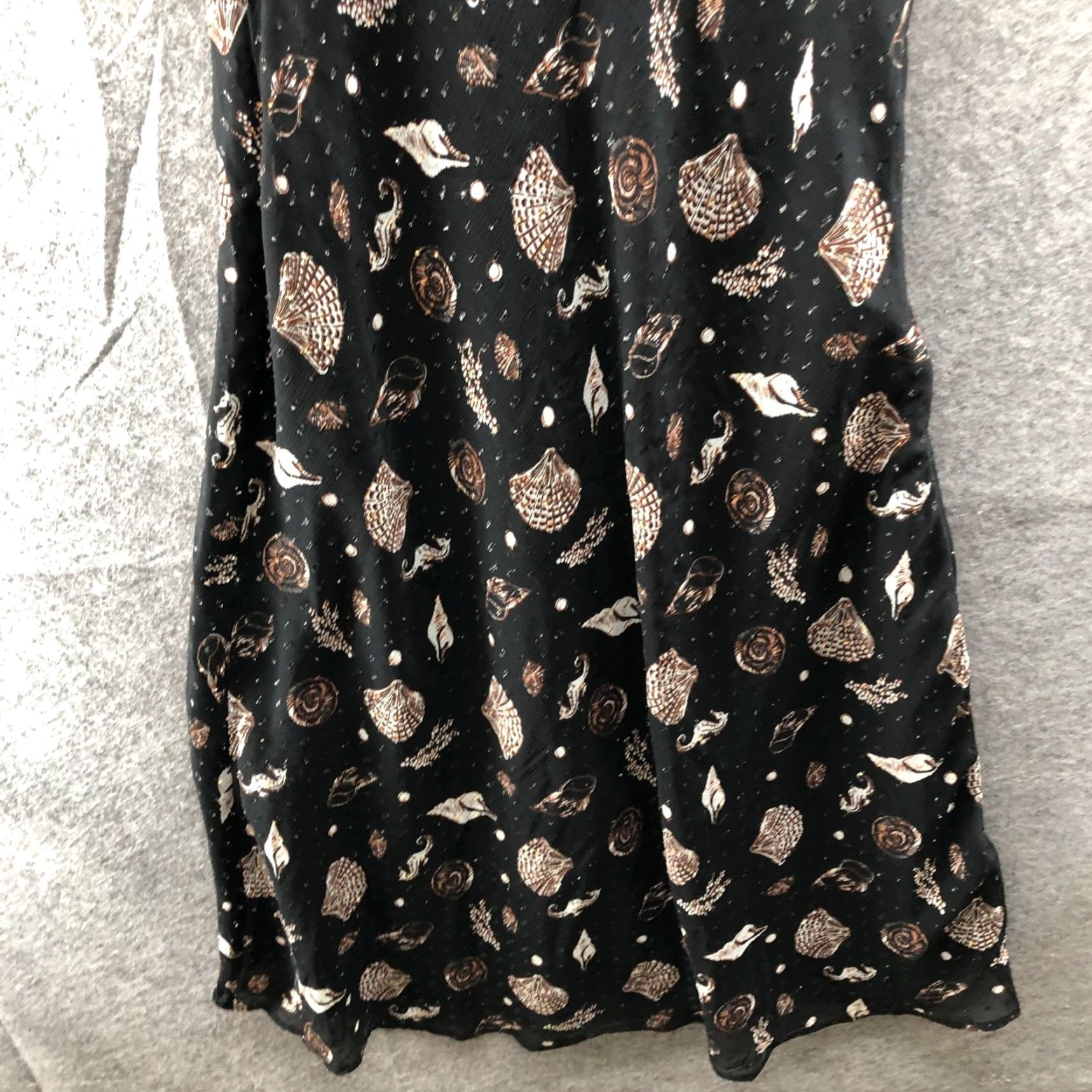 Loft VINTAGE Loft Flutter Sleeve Midi Dress 6P Black V-Neck Seashell Print A-Line Metallic Size M / US 6-8 / IT 42-44 - 4 Thumbnail