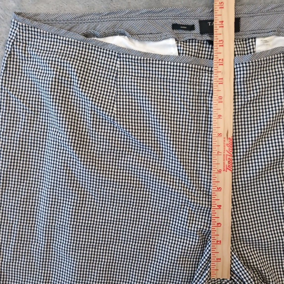 Talbots Talbots Woman Cropped Pants Plus 24W Black Plaid High Rise Cropped Lightweight Cotton Blend Straight Inseam 27.5 in Women Mens? Size 42" / US 20 - 3 Thumbnail