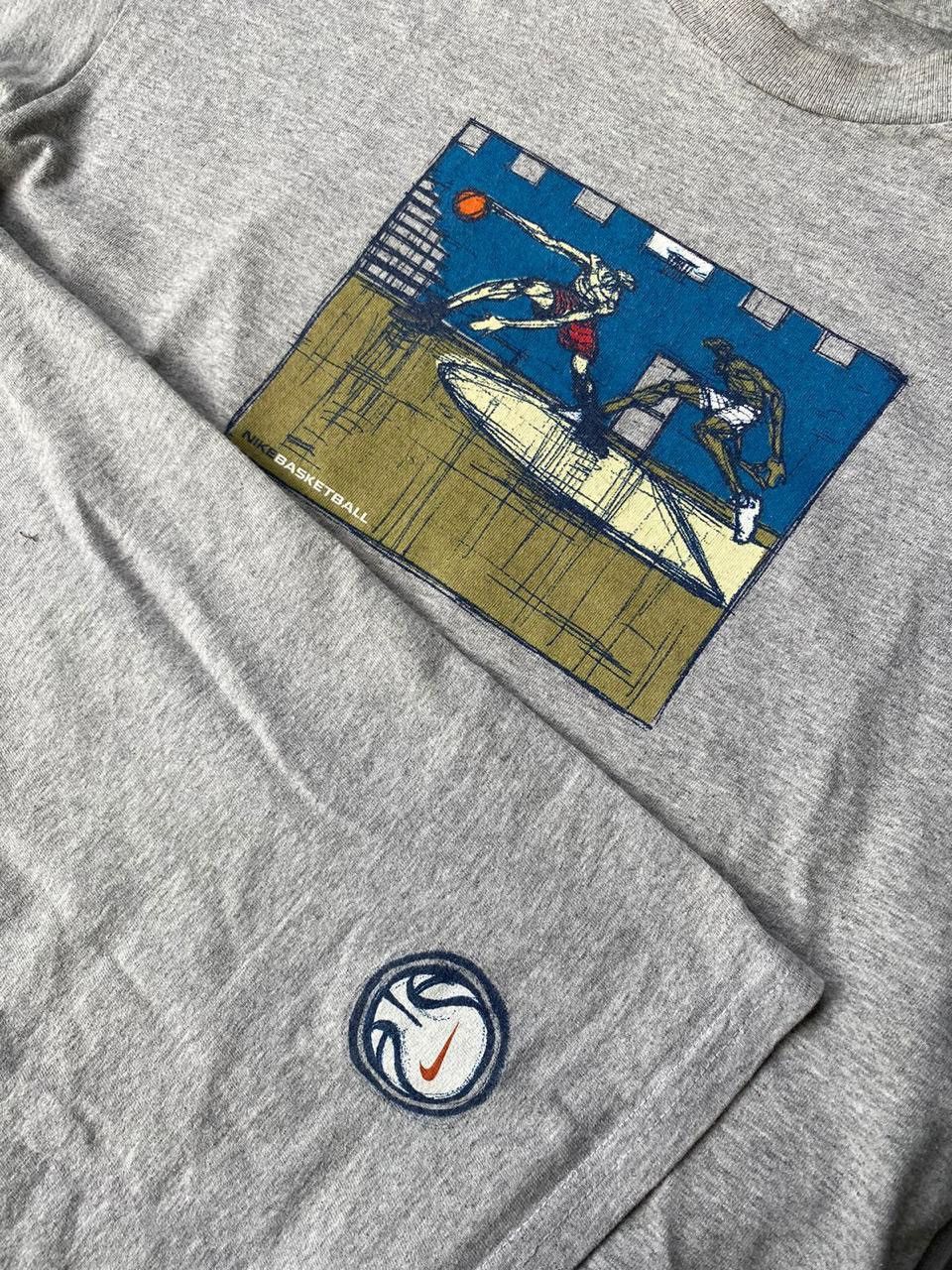 Nike vintage nike basketball 90s photo tee Size US M / EU 48-50 / 2 - 4 Thumbnail