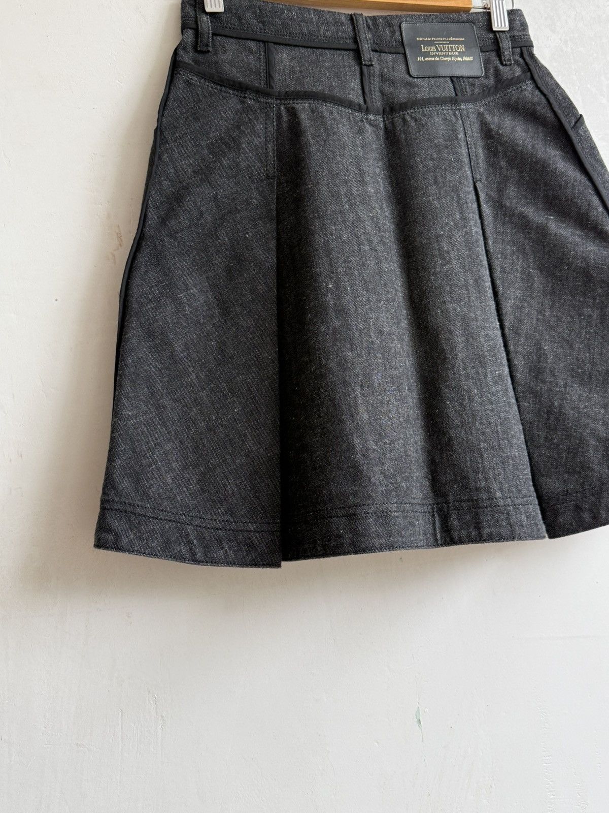 Louis Vuitton Luis Vuitton Grey Denim Skirt size 40 Size 27" / US 4 / IT 40 - 11 Thumbnail