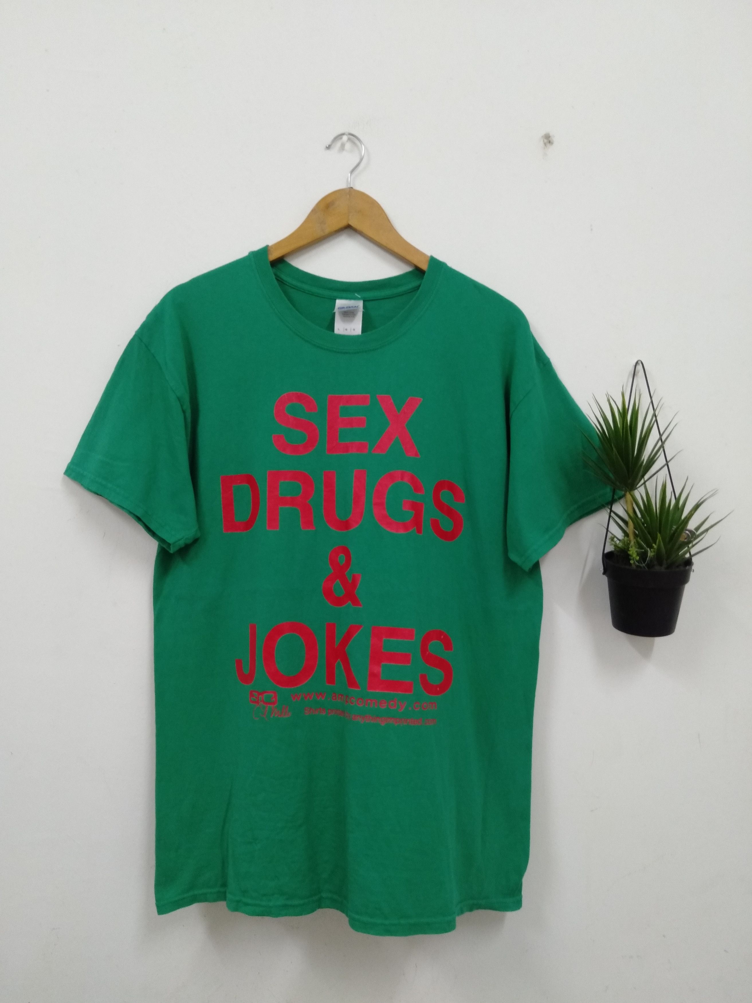 Vintage Vtg Y2k movie Sex Drugs And Jokes by Zach Miller sitcom Size US L / EU 52-54 / 3 - 1 Thumbnail