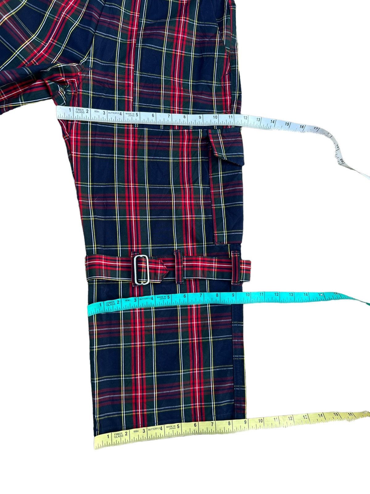 Vintage Vintage 2000s Boys Batsu Tartan Bondage 3 Quarter Pant Size US 29 - 4 Thumbnail