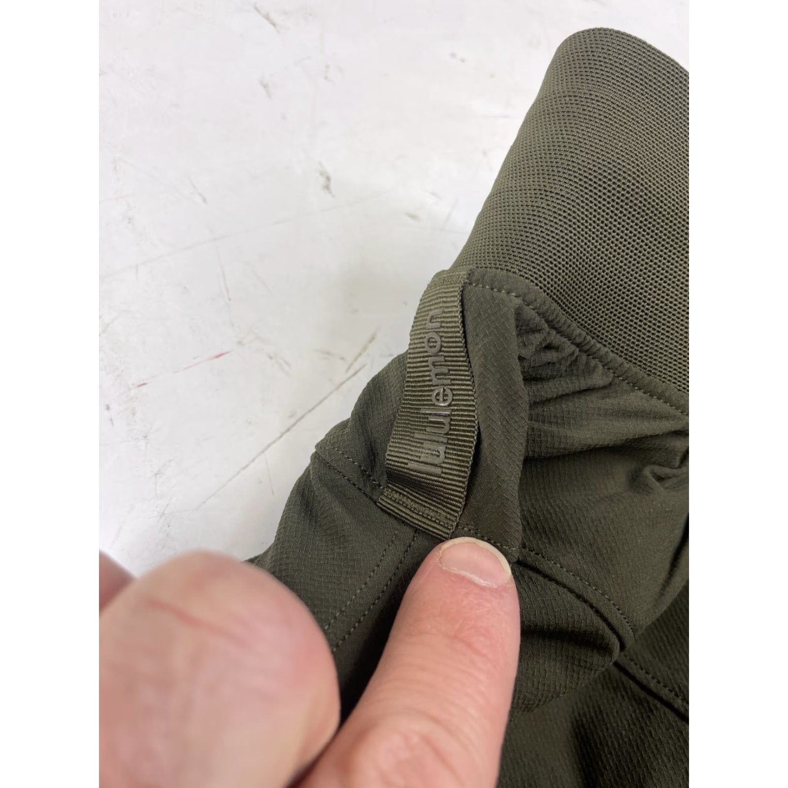 Lululemon Lululemon Women's Jogger Pants Green 6 Tapered Leg Drawstring Waist Pockets Activewear Athleisure Regular Size Type: Pants Size 28" / US 6 / IT 42 - 7 Thumbnail