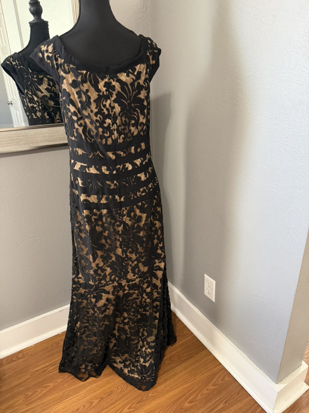 Tadashi Shoji Tadashi Shoji Dark Romantic Black Lace Mermaid Gown Size 14 Size L / US 10 / IT 46 - 4 Thumbnail