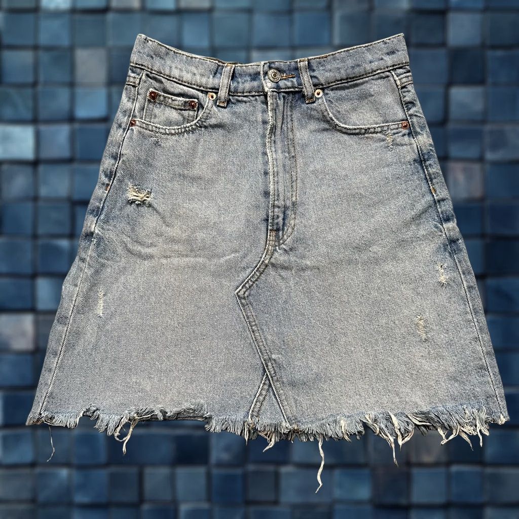 Zara Zara Woman Denim Mini Skirt XS Blue Frayed Hem Distressed GUC Womens Size 26" / US 2 / IT 38 - 1 Thumbnail