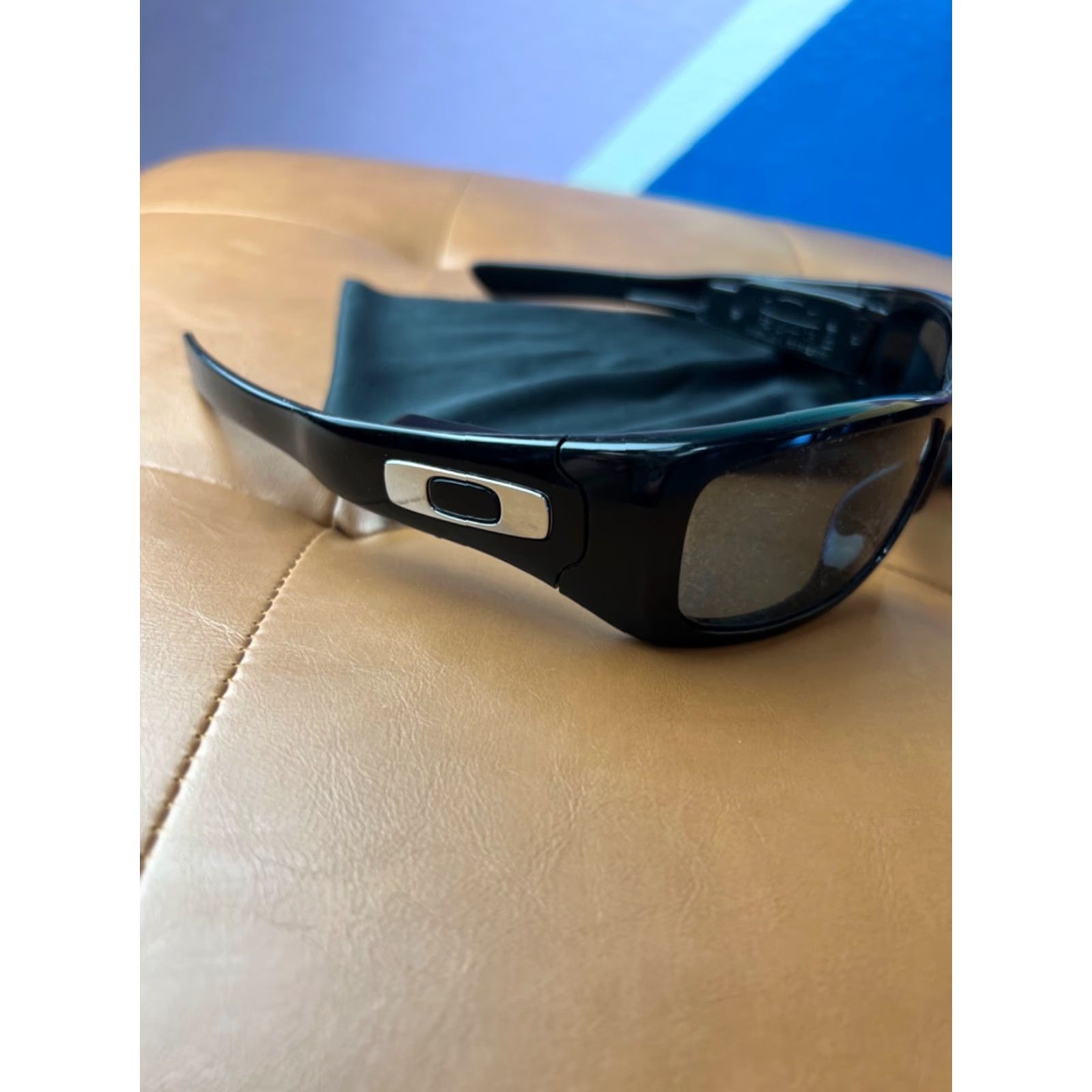 Oakley VINTAGE Oakley Sunglasses Unisex Adults 1GB Thump 200-2010 Black Black NEED LENSES Size ONE SIZE - 3 Thumbnail
