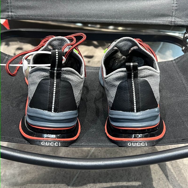 Gucci Gucci RUN Casual Lifestyle Sneakers for Men - Size US 9 / EU 42 - 2 Thumbnail