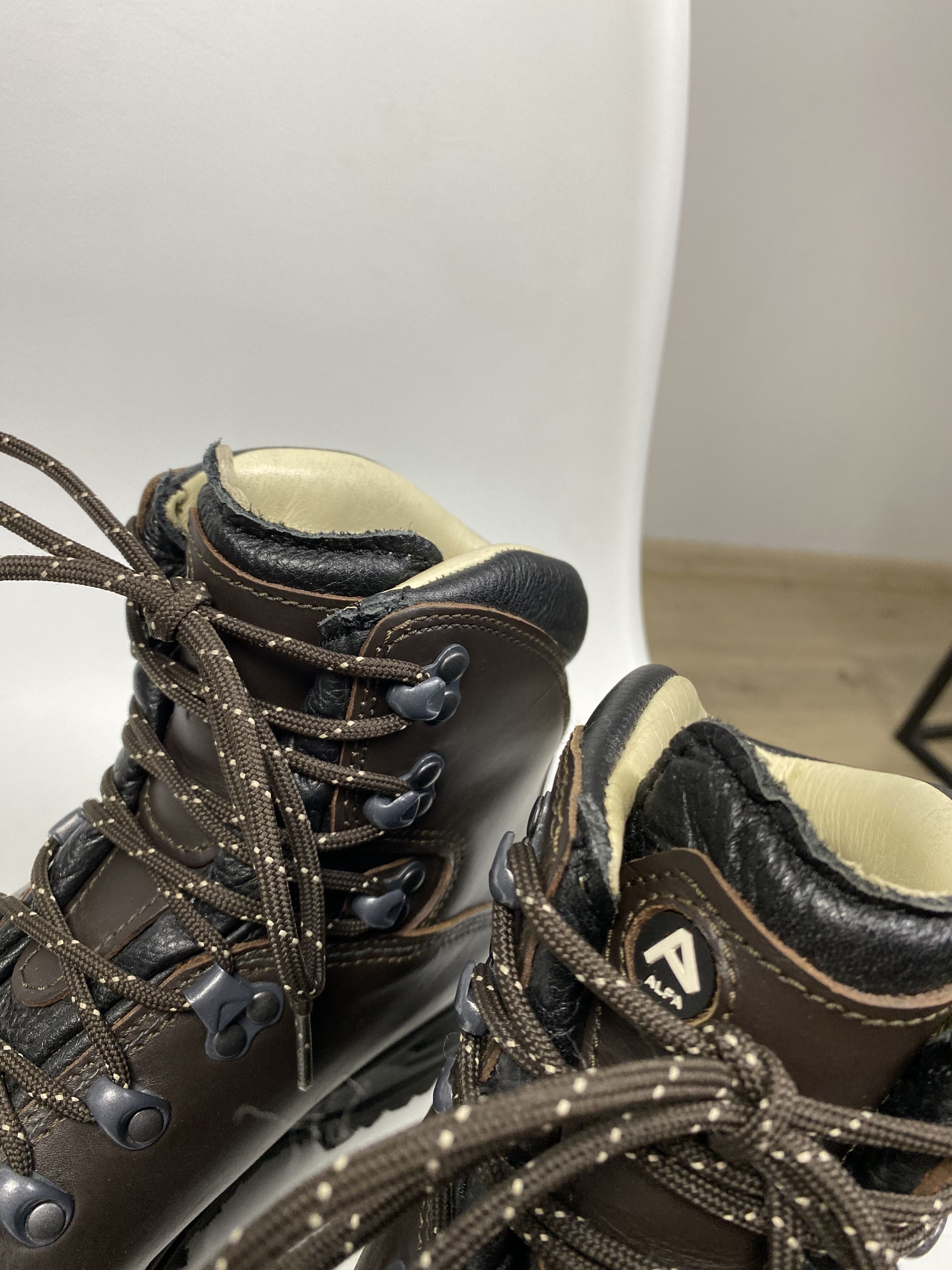 Other Alpha New Walk Queen Genuine Leather Hiking Boots size 40 Size US 7.5 / EU 40-41 - 8 Thumbnail
