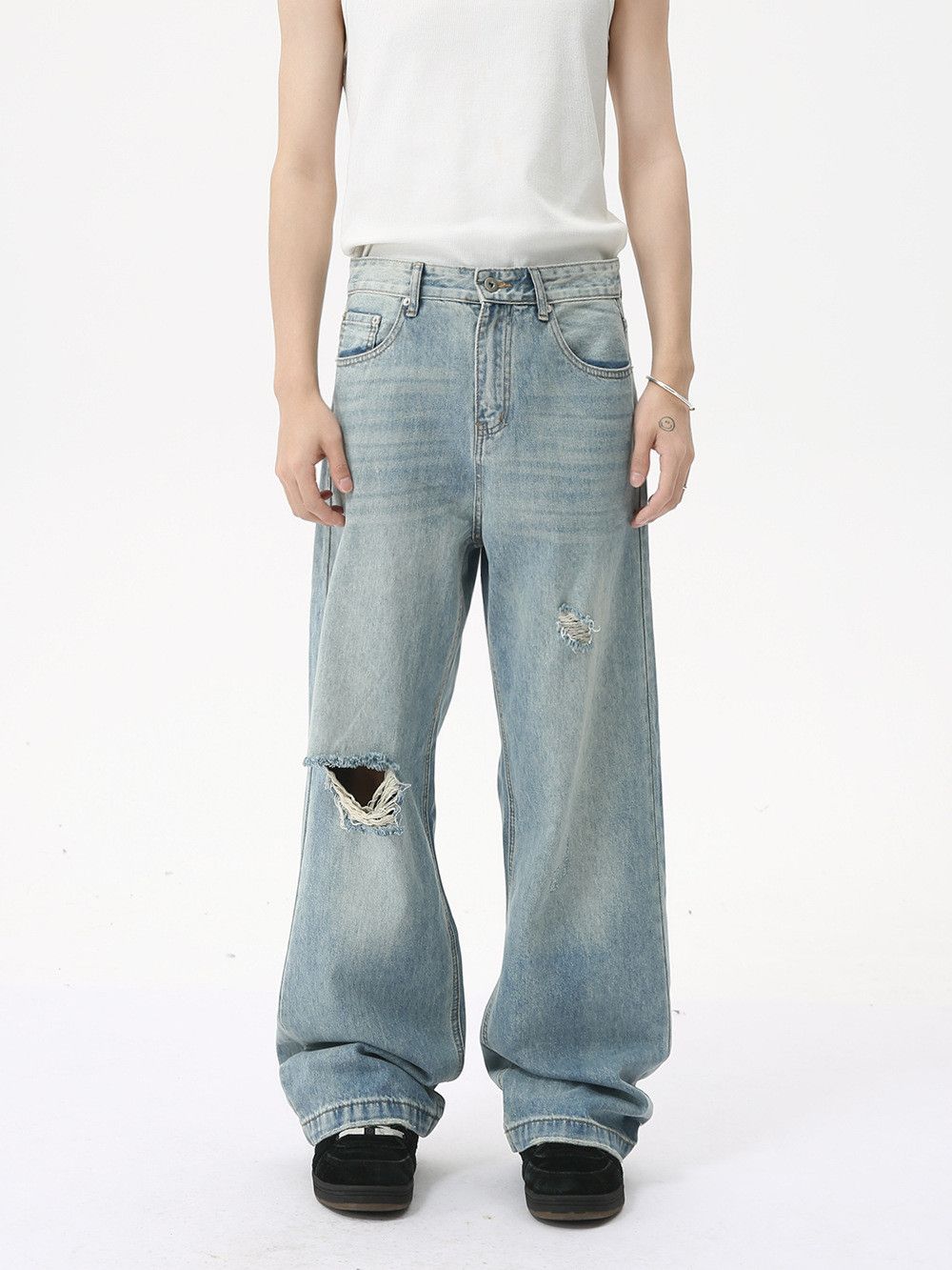 Vintage Men's Japanese distressed street loose wide-leg ripped jeans Size US 32 / EU 48 - 1 Thumbnail