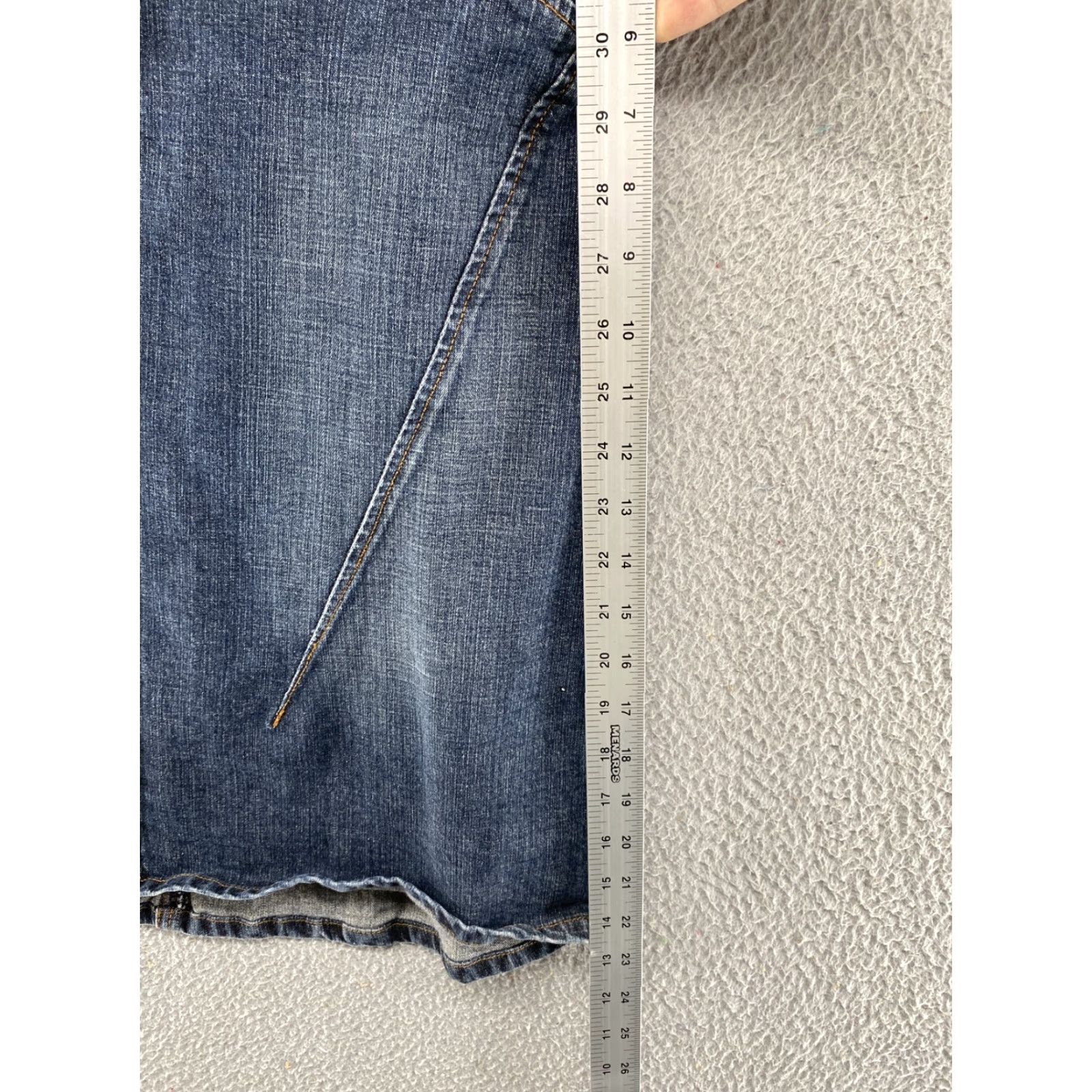 Vintage VINTAGE The Limited Stretch Women's Heavy Denim Skirt in Size 4 Dark Wash Stretch Size 27" / US 4 / IT 40 - 6 Thumbnail