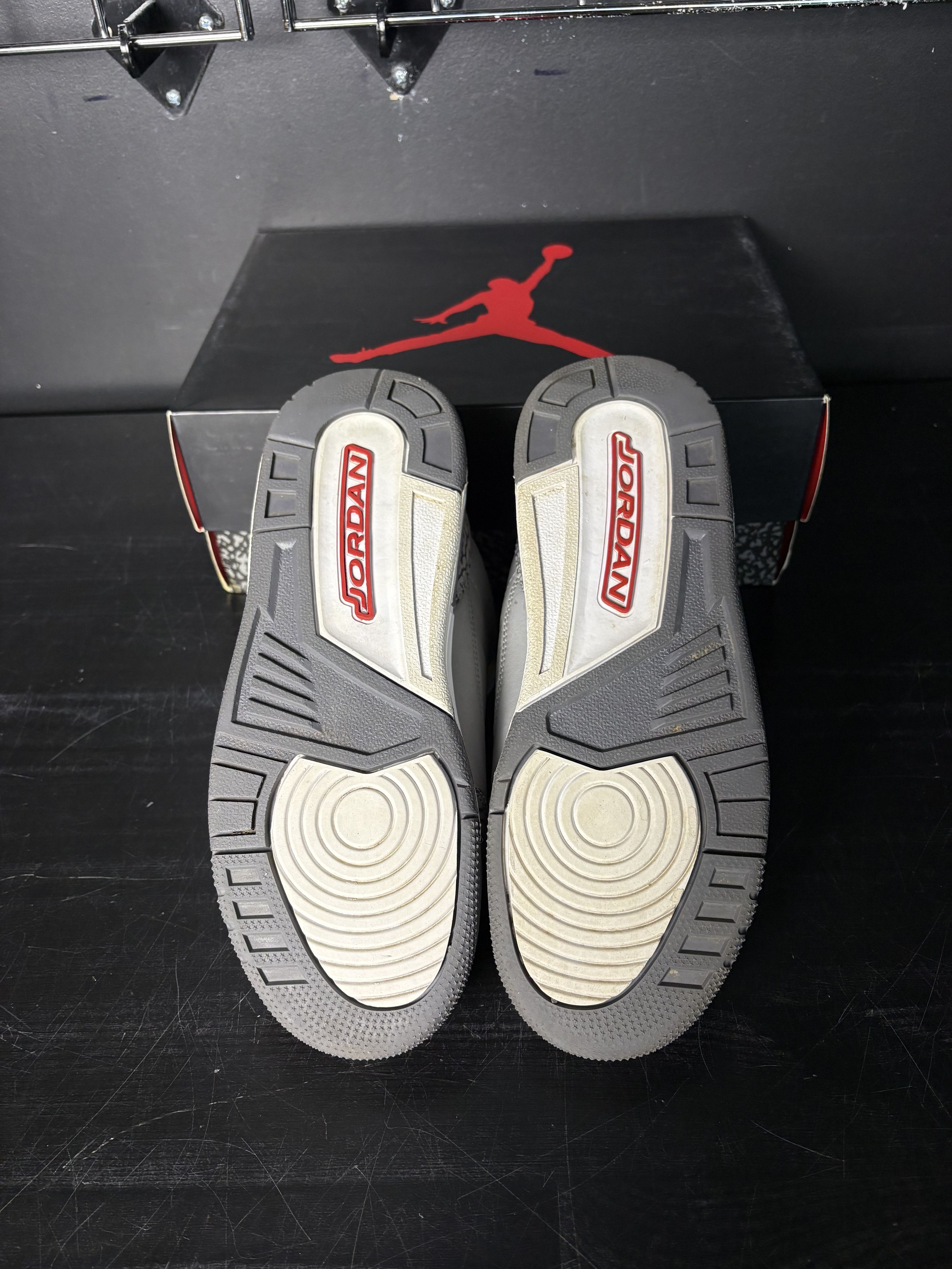 Jordan Brand Air Jordan 3 Retro "Cool Grey" (2021) (GS) **PRE-OWNED** Size US 7 / EU 40 - 5 Thumbnail