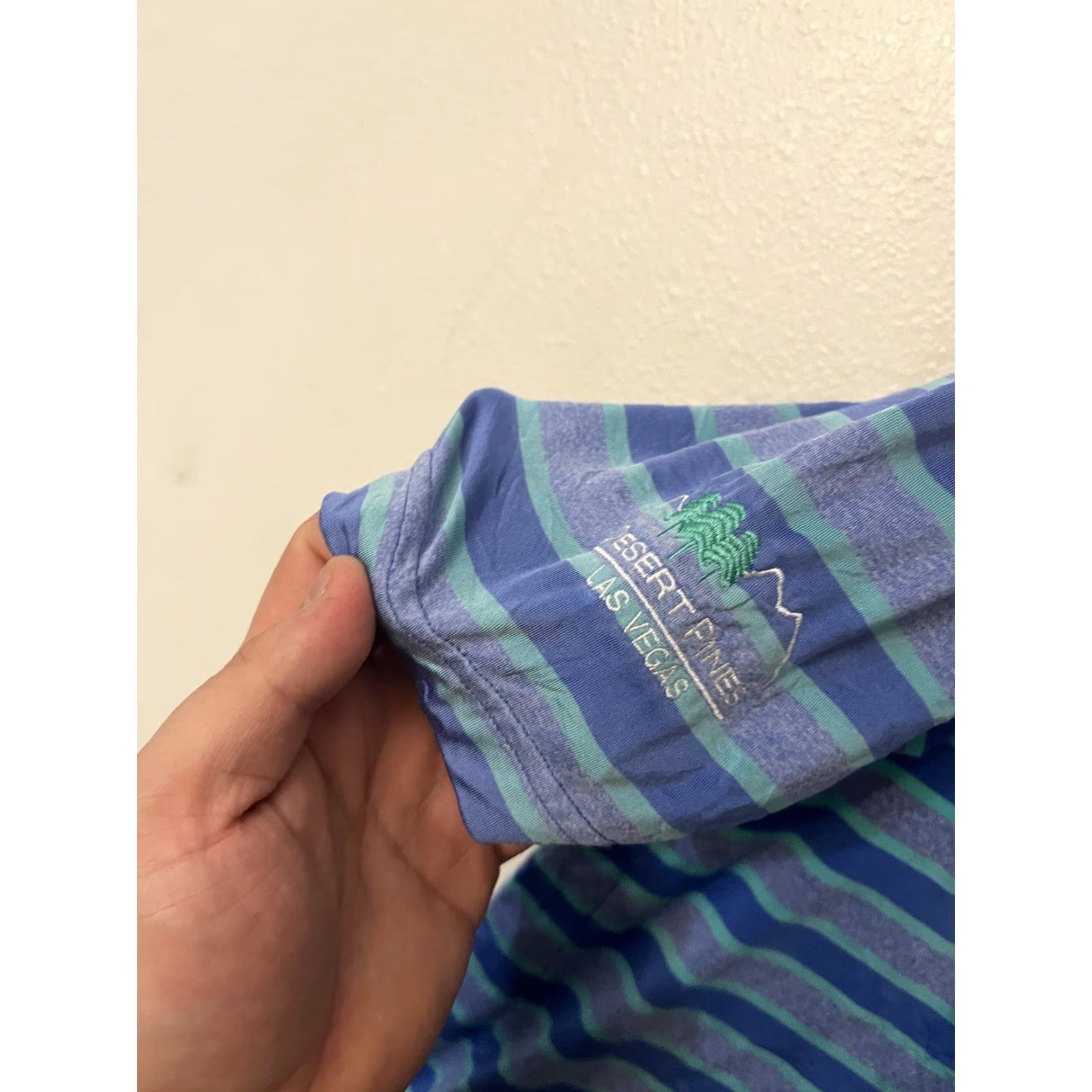 Under Armour UNDER ARMOUR Polo Shirt M Mens Blue 3 Button Short Sleeve Striped HeatGear Vintage Dessert Pines Size US M / EU 48-50 / 2 - 3 Thumbnail