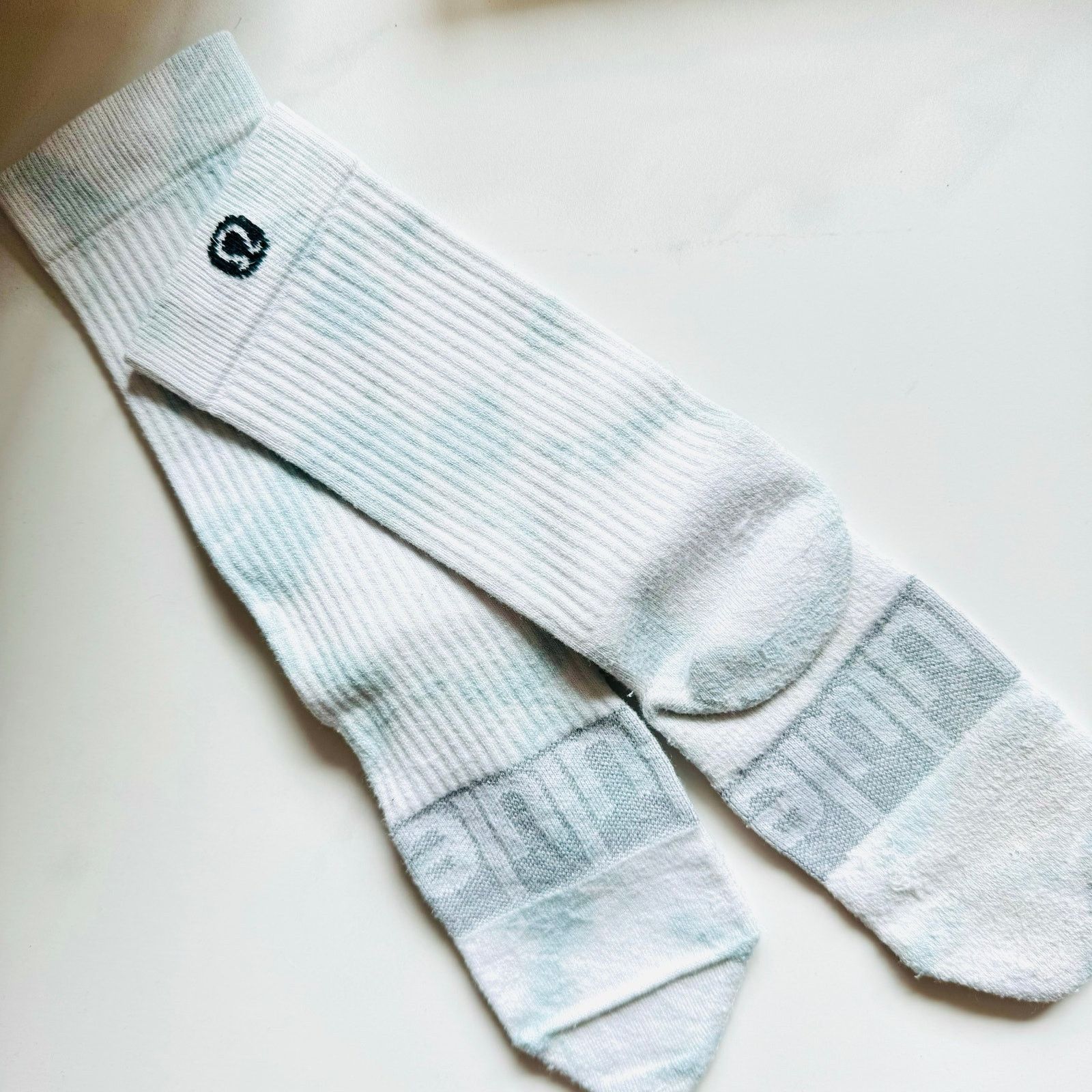 Lululemon LULULEMON Blue White Grey Logo Tie Dye Crew Tall Tube Socks Size ONE SIZE - 5 Thumbnail