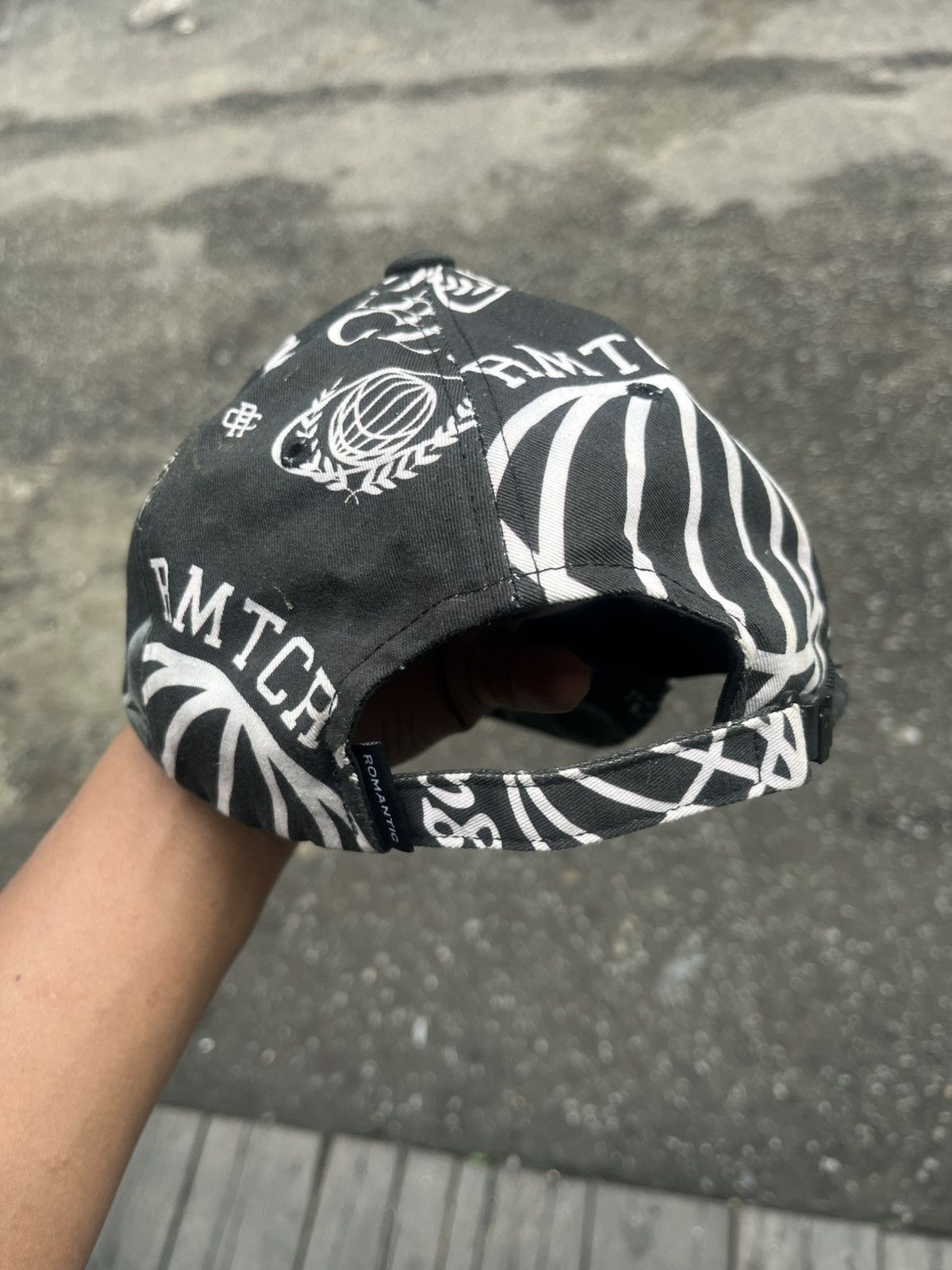Japanese Brand Romantic Crown Streetwear Cap All Over Typography Print Size ONE SIZE - 4 Thumbnail