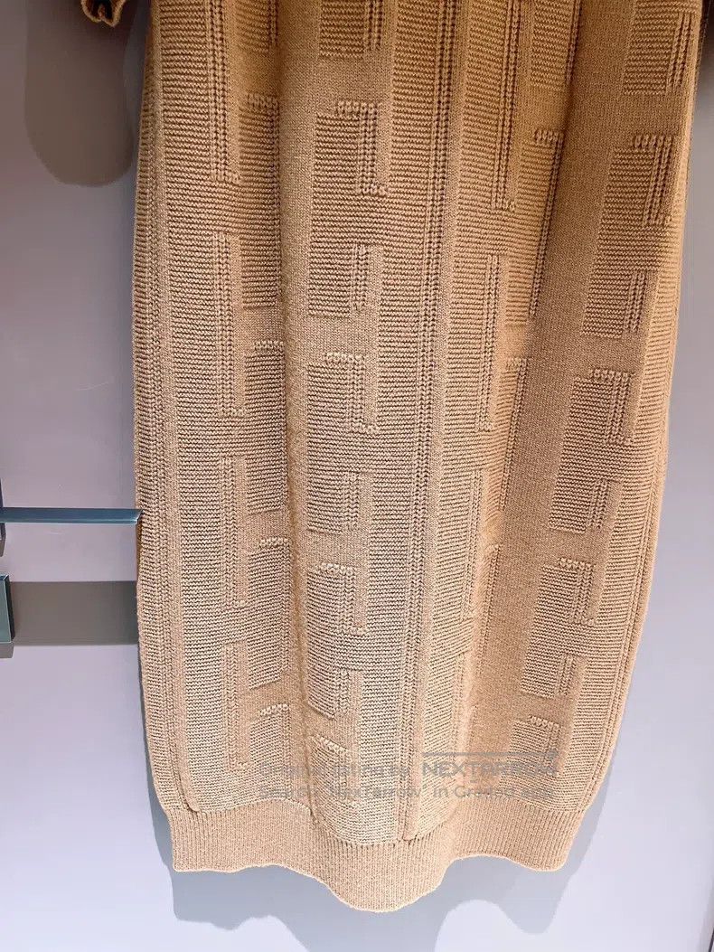 Hermes Hermes Caramel Letter Jacquard Knit Dress Size XXS / US 00 / IT 34 - 6 Thumbnail