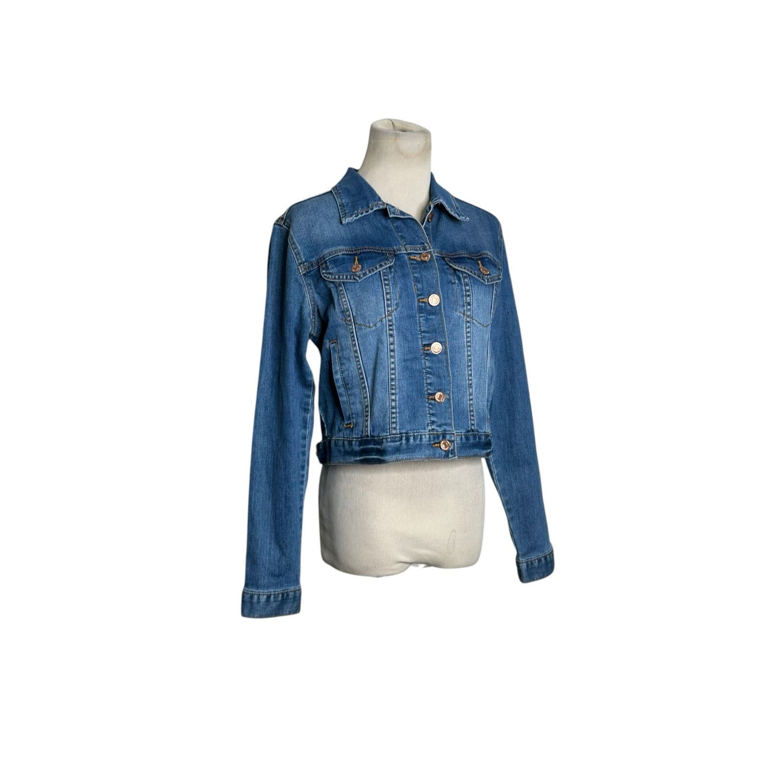 Forever 21 Forever 21 blue denim long sleeves button jean jacket size M Size M / US 6-8 / IT 42-44 - 9 Thumbnail