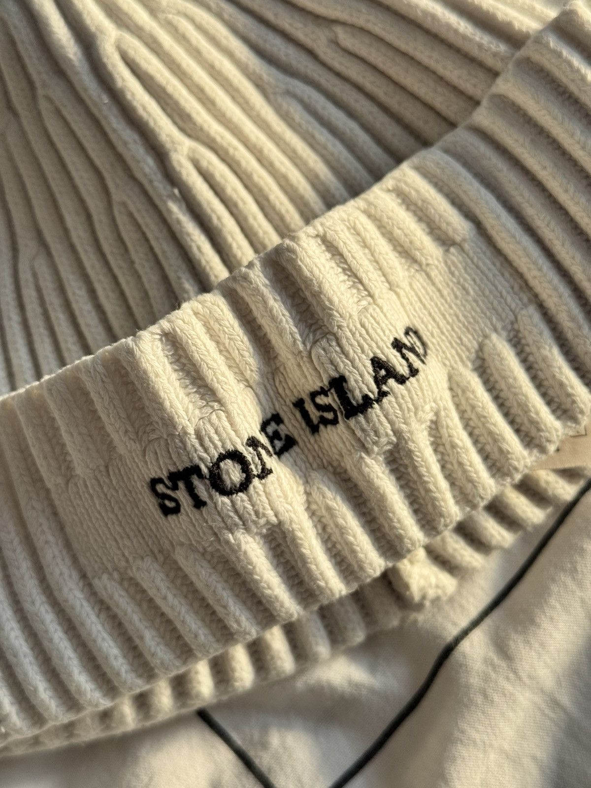 Stone Island Stone island vintage beanie White hat Double Side Italy Size ONE SIZE - 7 Thumbnail