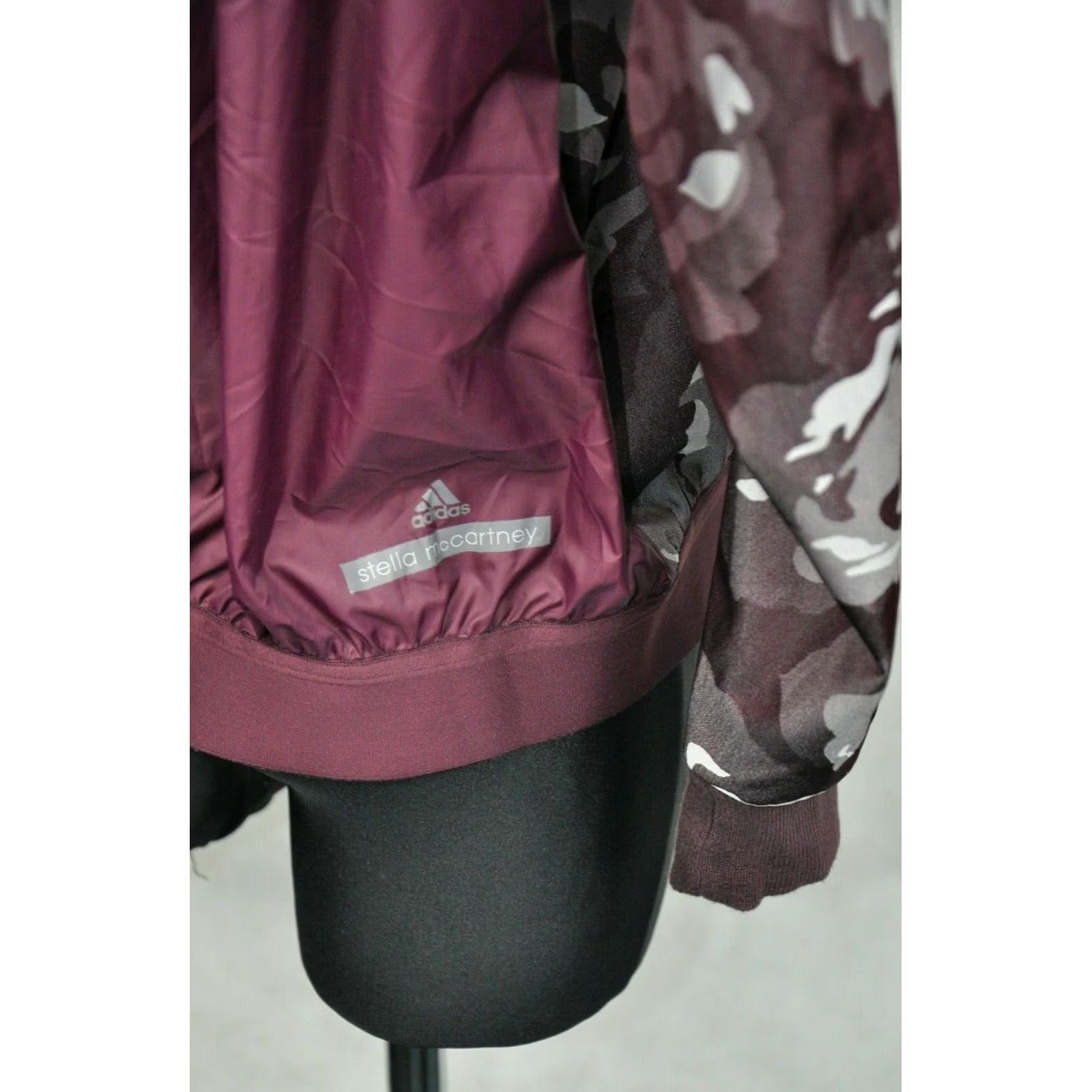 Stella McCartney Adidas by Stella McCartney Yoga Flower Jacket Women's 36 Jacket Floral Multicolor Size 36 Womens Flower Pattern Front Button Long Sleeve Jacket Size XS / US 0-2 / IT 36-38 - 4 Thumbnail