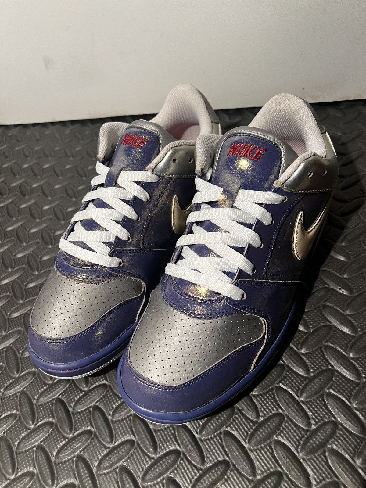 Nike RARE Nike Air Prestige 3 Iridescent size 10 Womens shoes Size US 10 / IT 40 - 3 Thumbnail