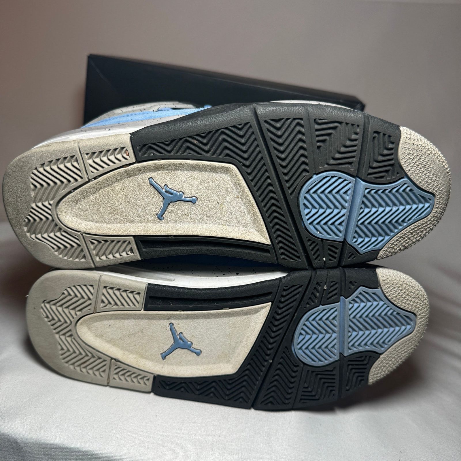 Jordan Brand × Nike Size 7 Nike Air Jordan 4 Retro GS University Blue Men Shoes Size US 7 / EU 40 - 7 Thumbnail