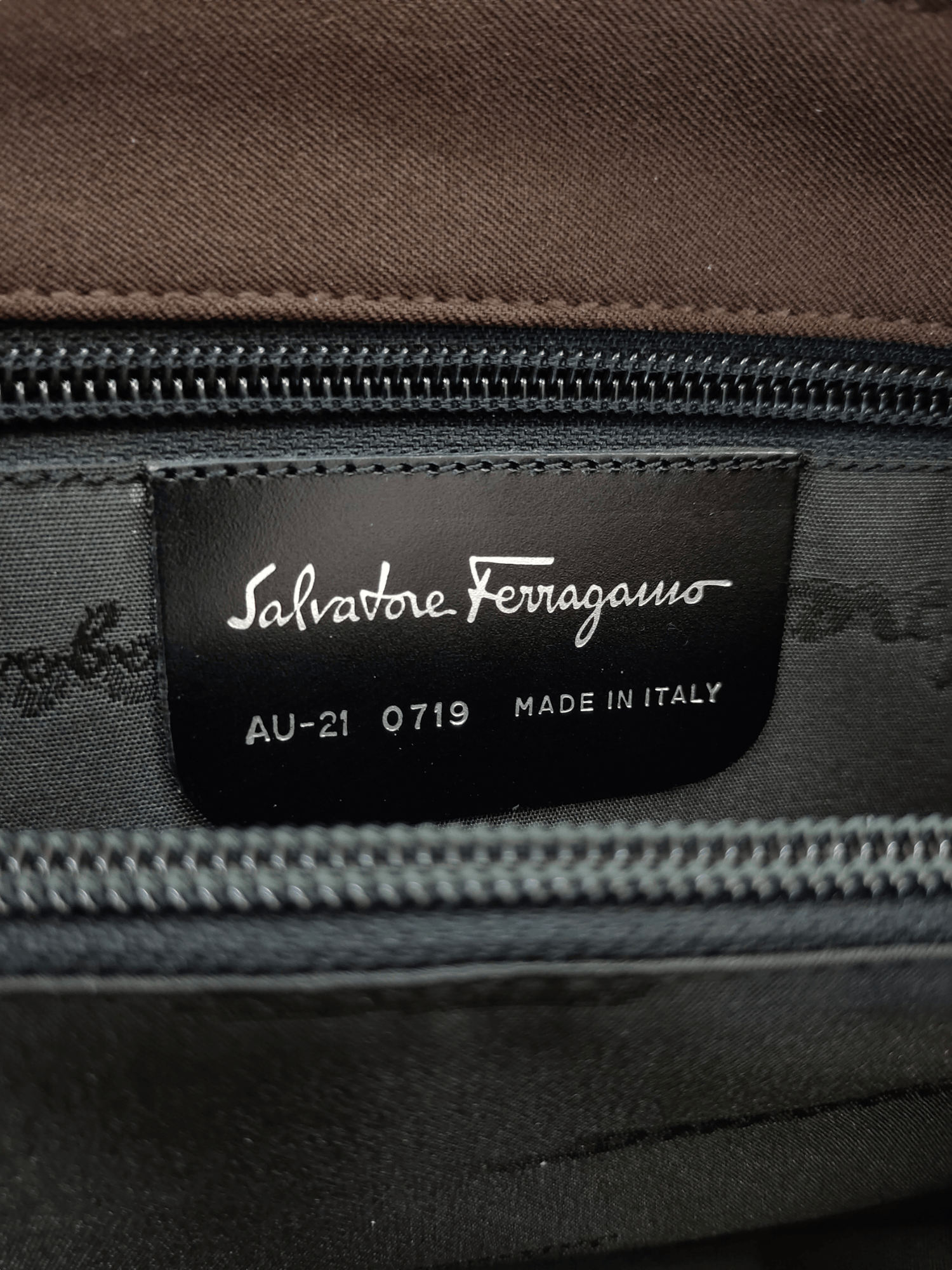 Salvatore Ferragamo Vintage Salvatore Ferragamo Italy Chain Shoulder Bag Size ONE SIZE - 17 Thumbnail
