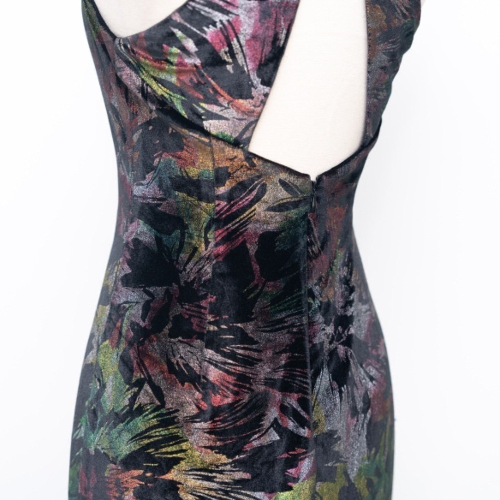 Dress the Population Dress The Population. Abstract Leaf Print Velvet gown. Size XS / US 0-2 / IT 36-38 - 9 Thumbnail