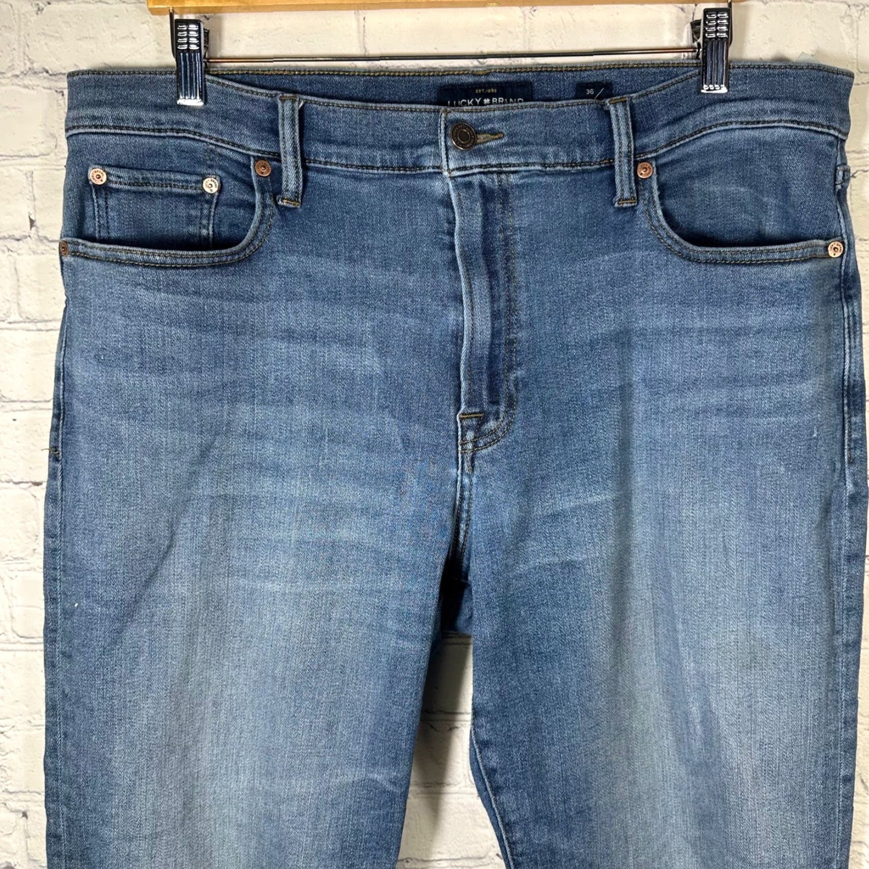 Lucky Brand Lucky Brand Mens Jeans Straight Leg Medium Wash Blue Denim Size 36 x 32 Regular Rise 10-12 Inseam 32 Waist 36 Button Zip 5-Pocket Size US 36 / EU 52 - 2 Thumbnail
