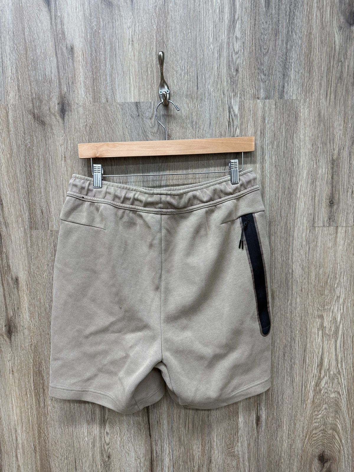 Nike Nike Tech Beige Shorts Size US 32 / EU 48 - 5 Thumbnail