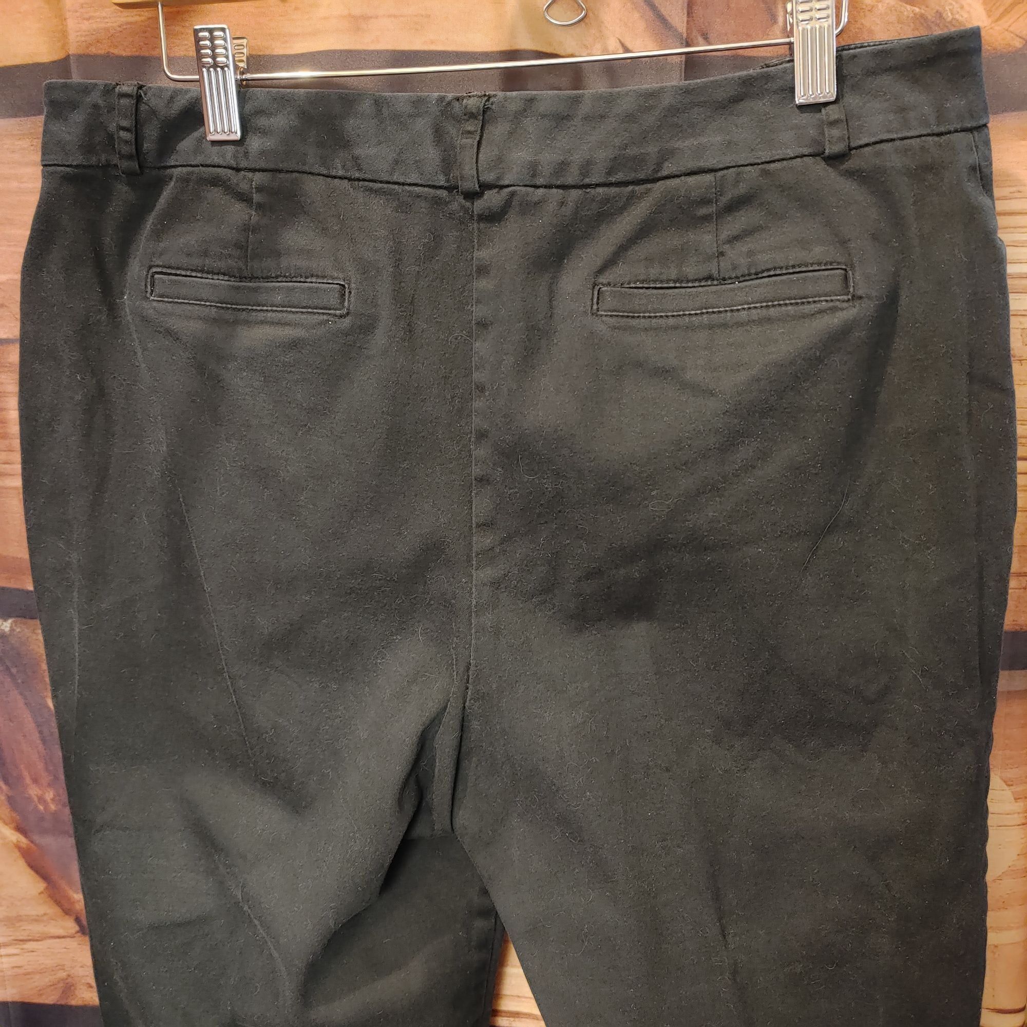 Other St.John's Bay Women's Black Denim Knee Length Jean Shorts 14 Size 36" / US 14 / IT 50 - 2 Thumbnail